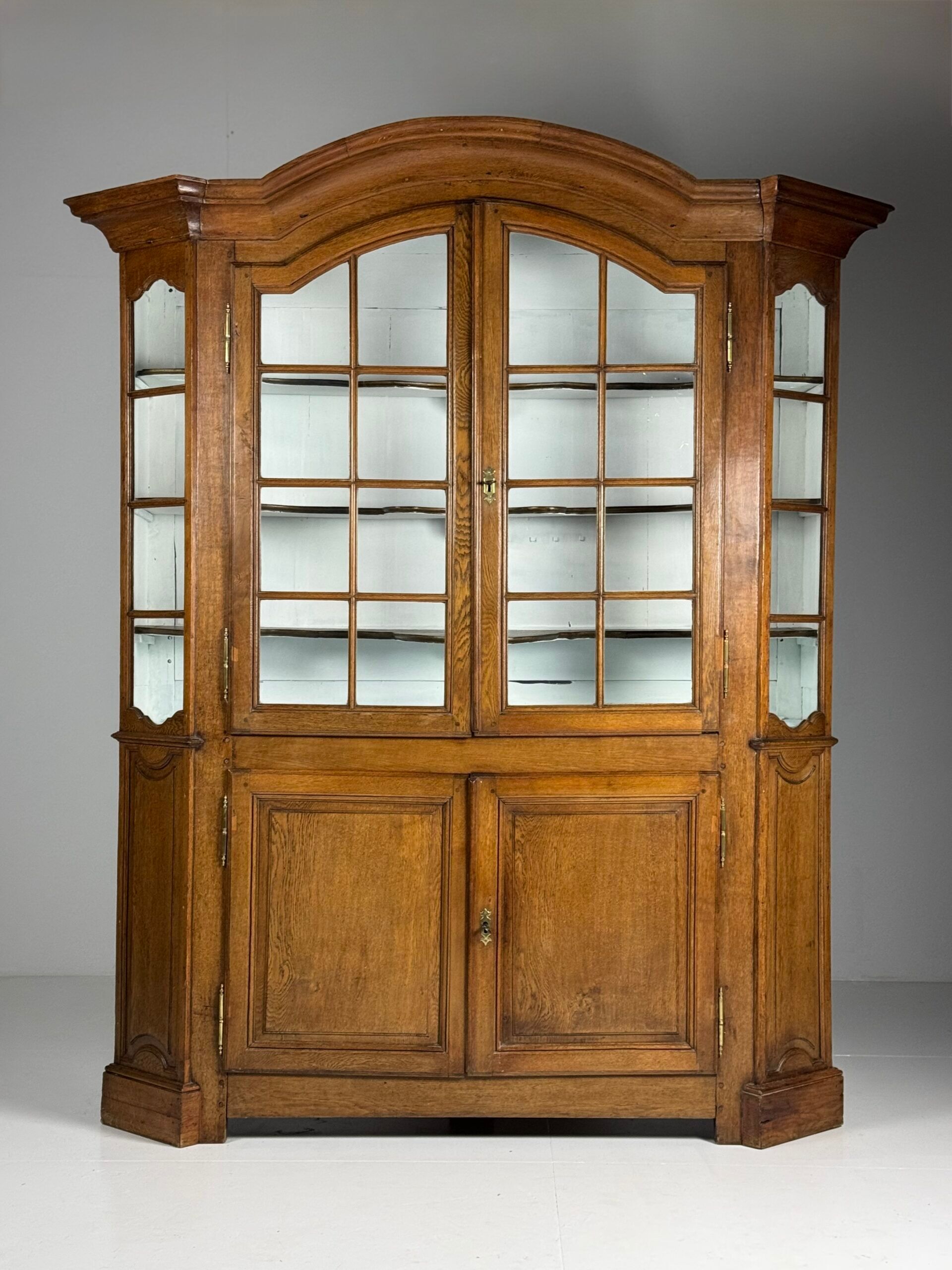 Bookcase buffet cabinet oak Belgian