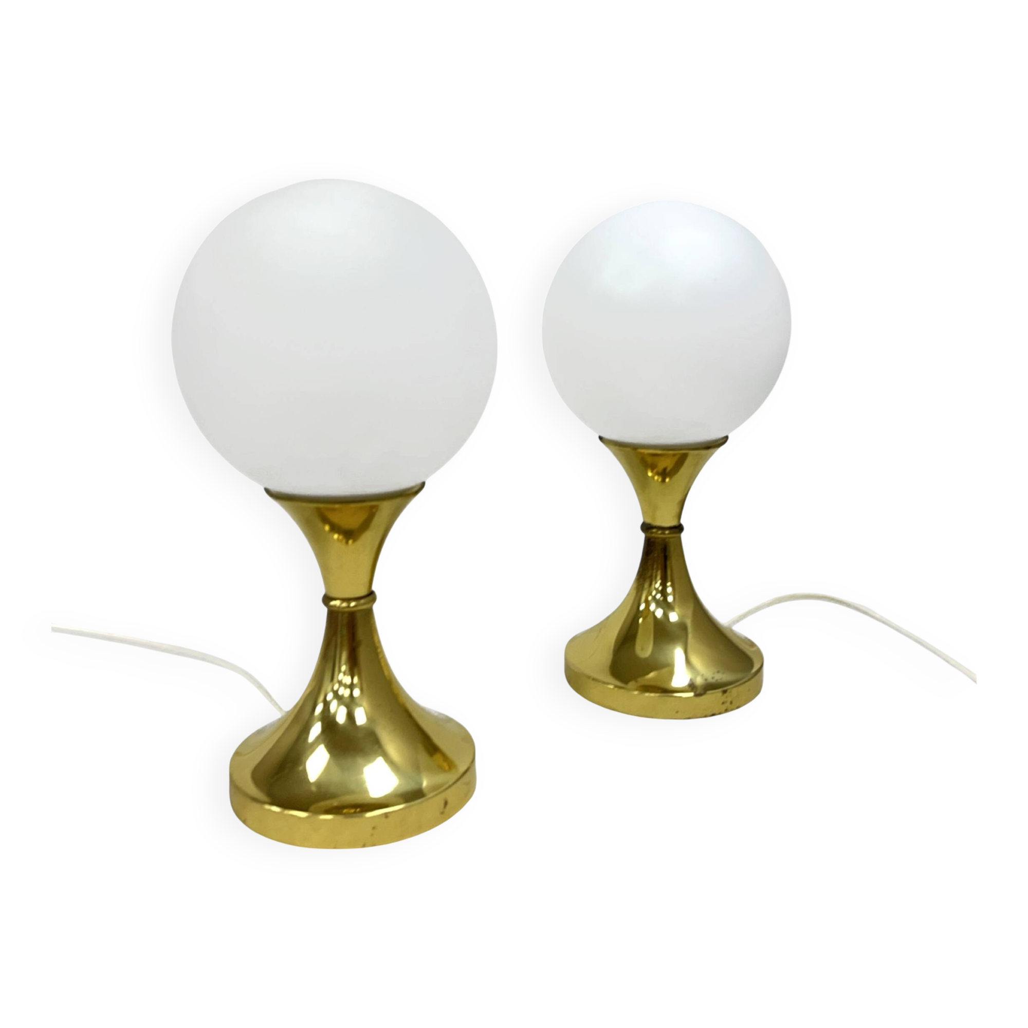 Paire de lampes de table Globe, également connues sous le nom de Leuchten, Allemagne, années 1970, laiton et verre.
