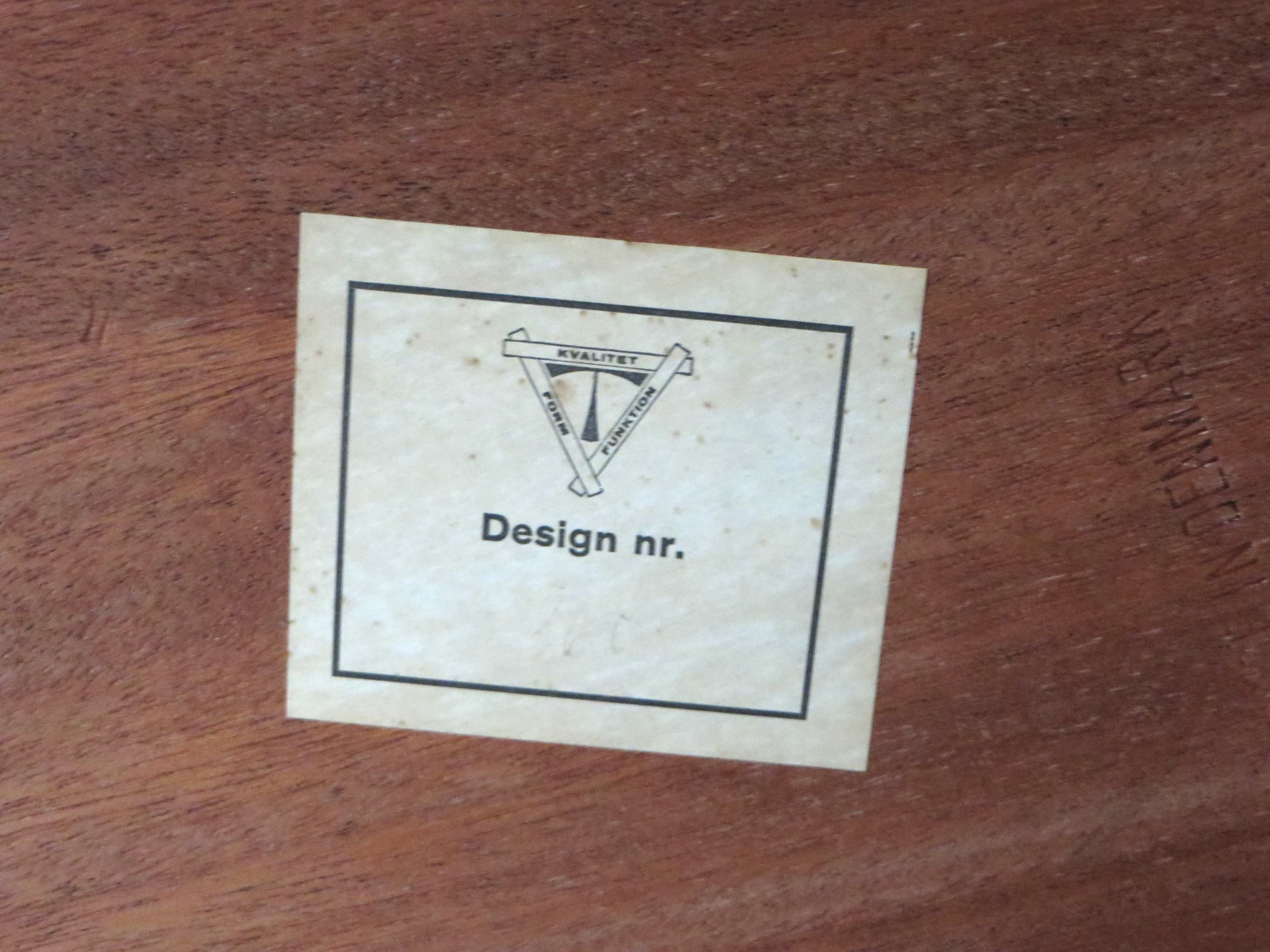 Danish vintage design coffee table from Kvalitet Form Funktion made in the 60s