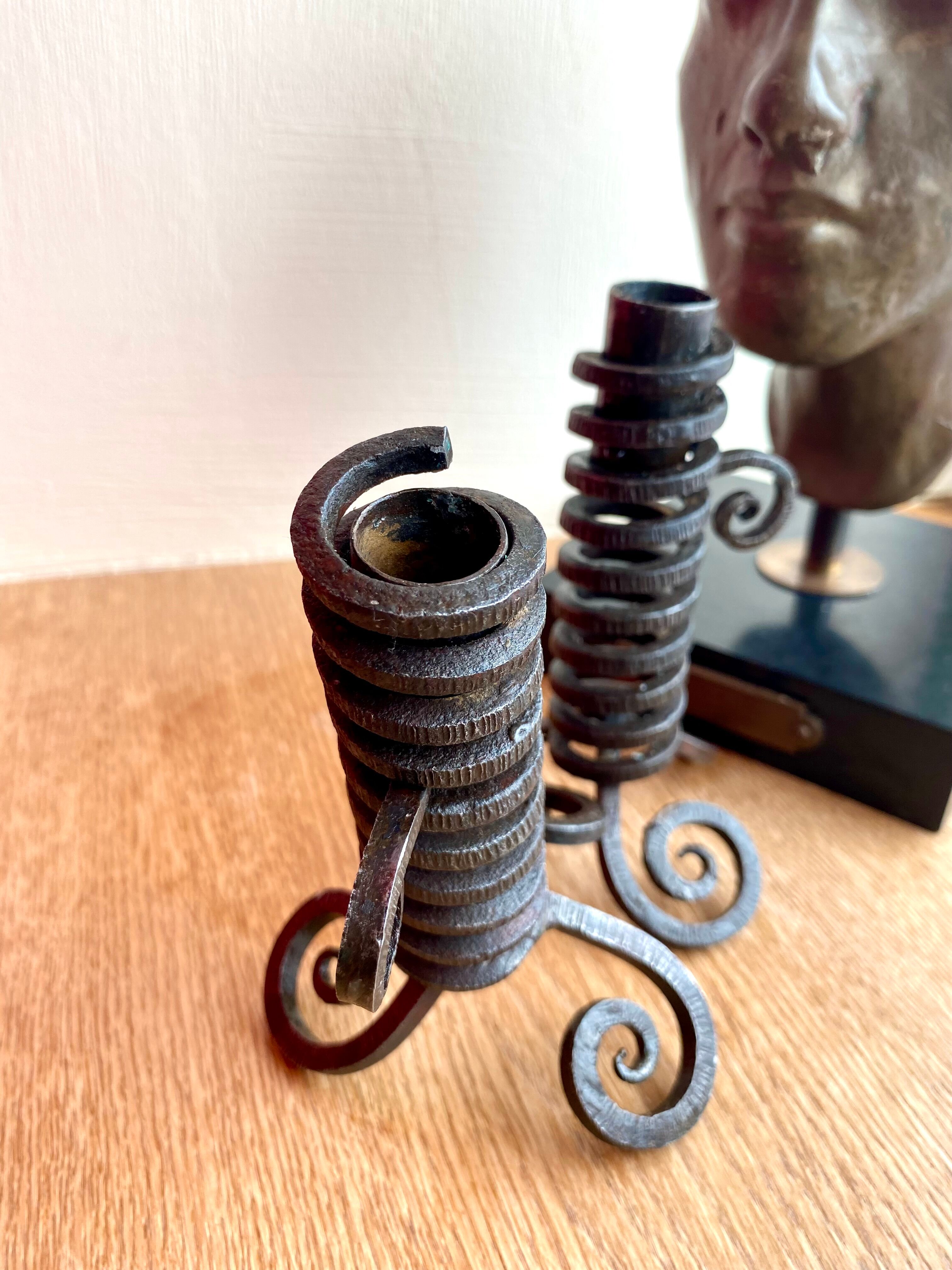 Two push candle holders with handle