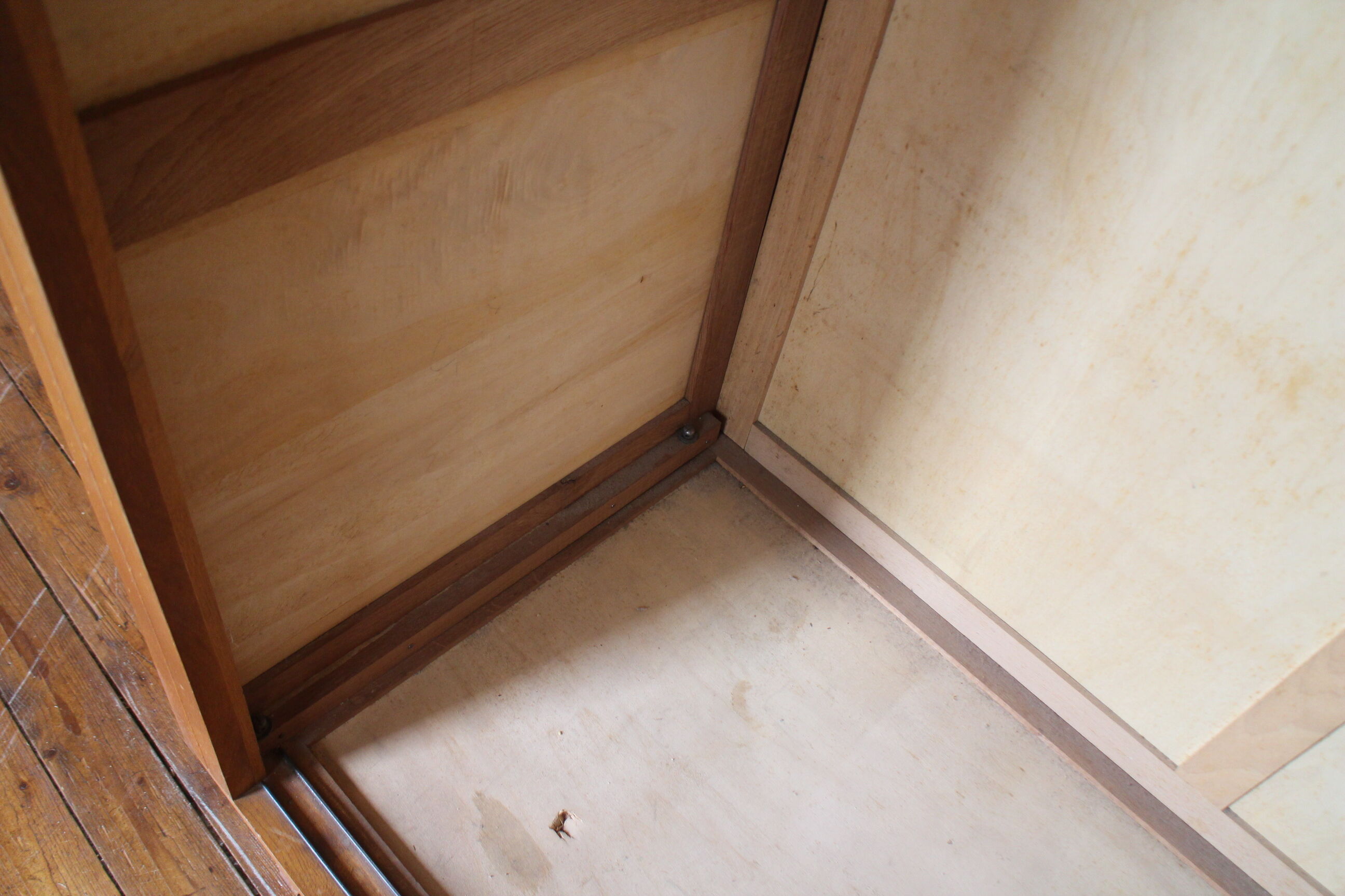 Armoire portes coulissantes