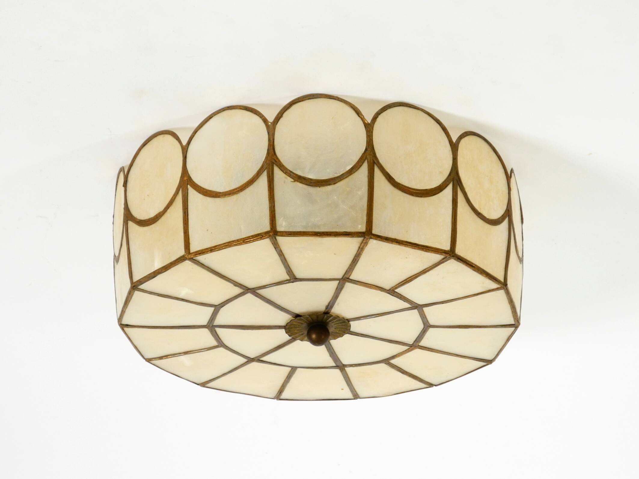 Beautiful round Mid-Century Modern ceiling or wall lamp made of Capiz