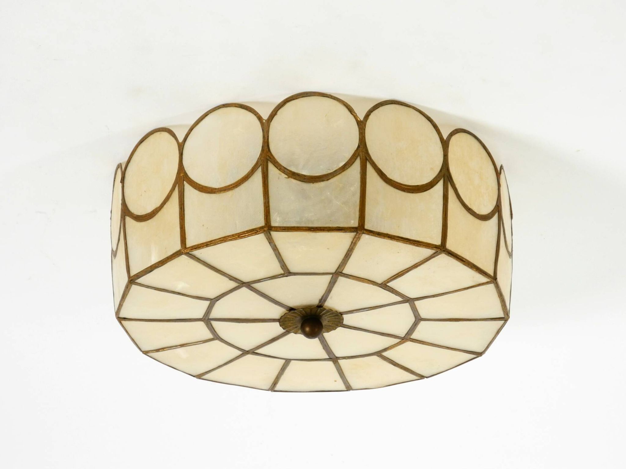 Beautiful round Mid-Century Modern ceiling or wall lamp made of Capiz