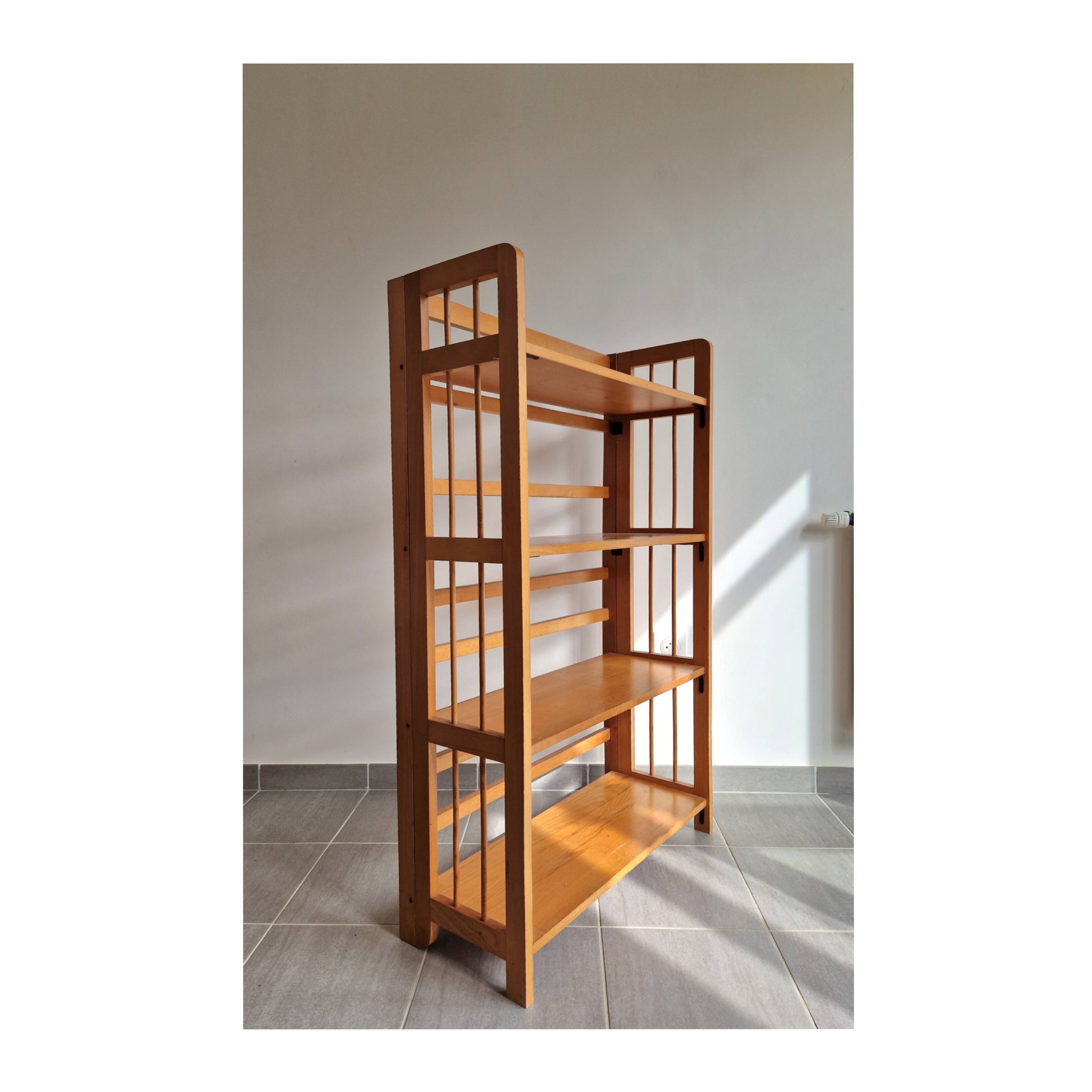 Folding bookseller's shelf