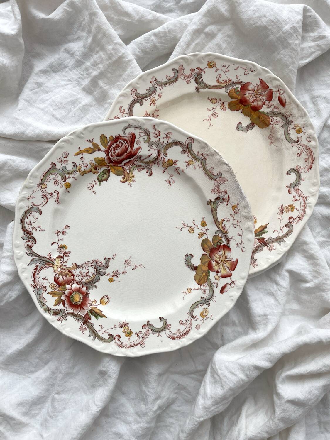 2 polychrome ironstone dinner plates "Wentworth" by Emile Bourgeois