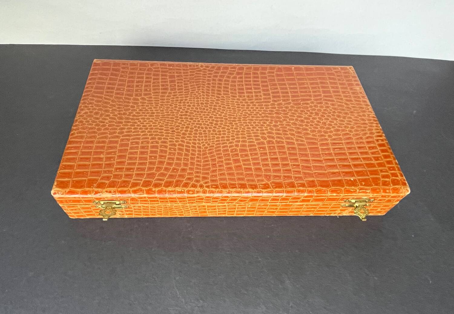 Set of 12 silver-plated knives