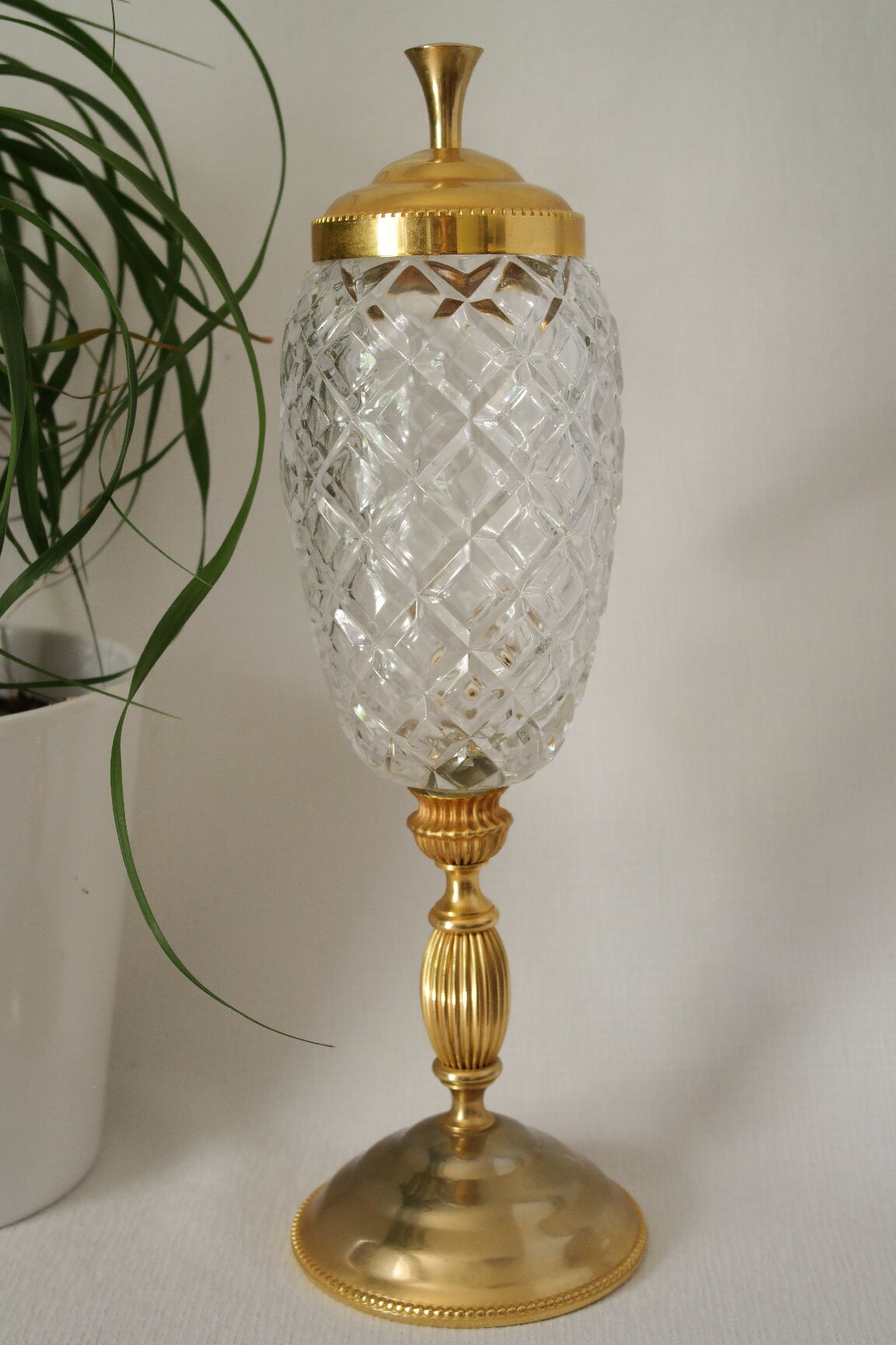 Fontaine à absinthe cristal taillé métal doré 1960