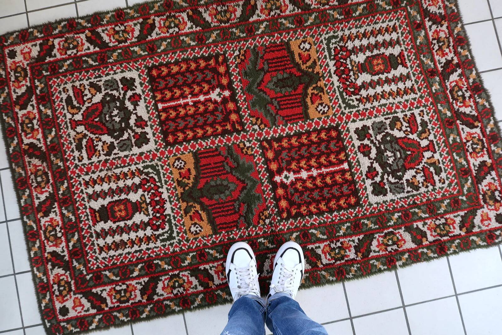 Vintage 1950s French Savonnerie style rug 117cm x 193cm - 1C1244