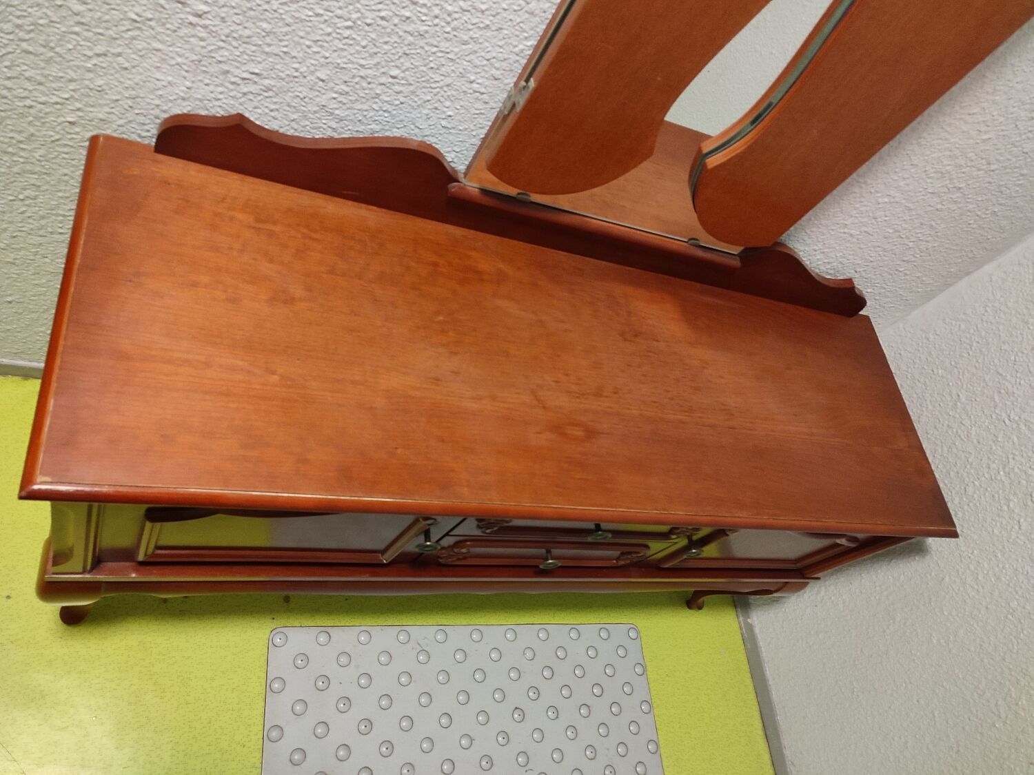 Vintage dressing table