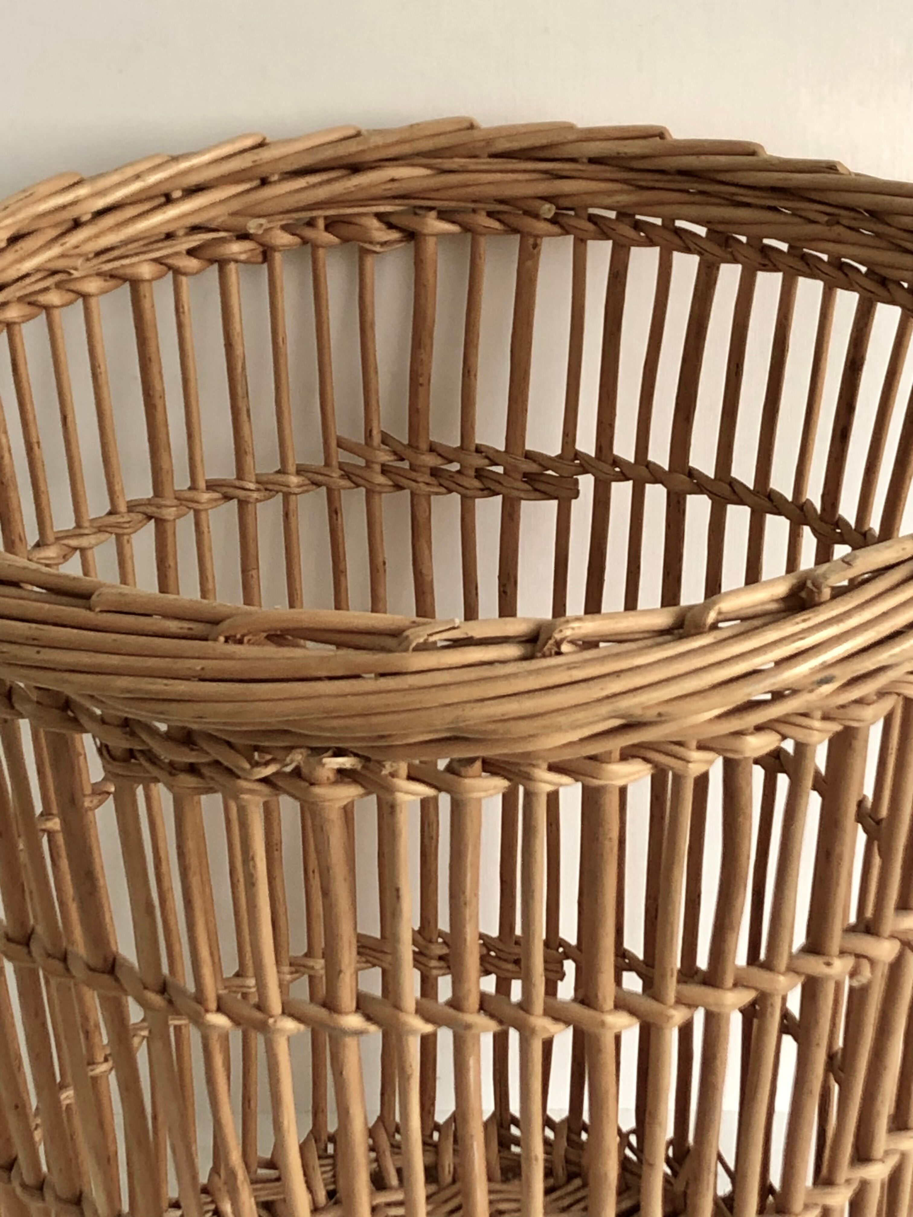Corbeille ronde en osier tressé
