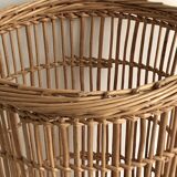 Round basket in woven wicker