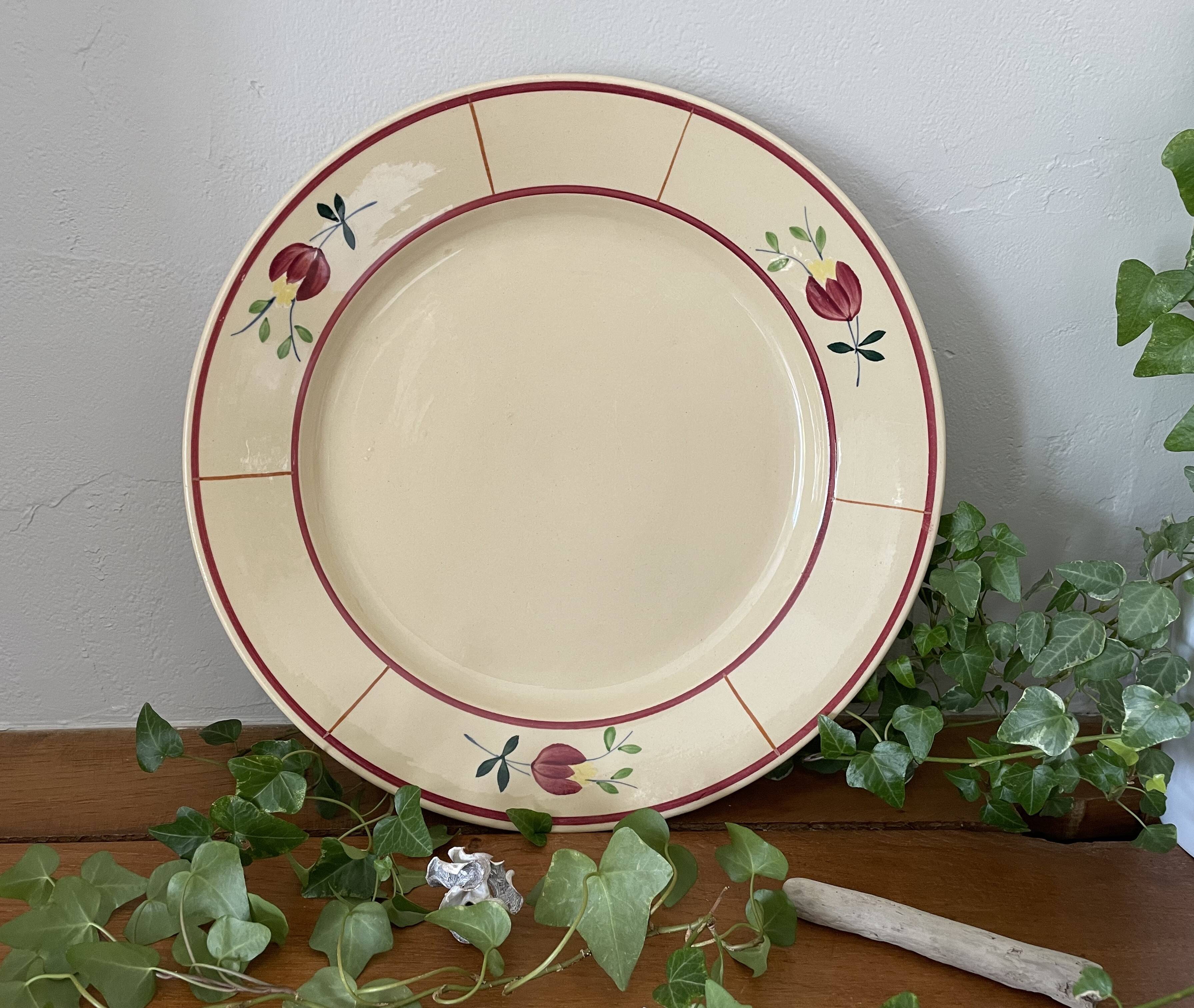 Antique serving platter in gien earthenware.
