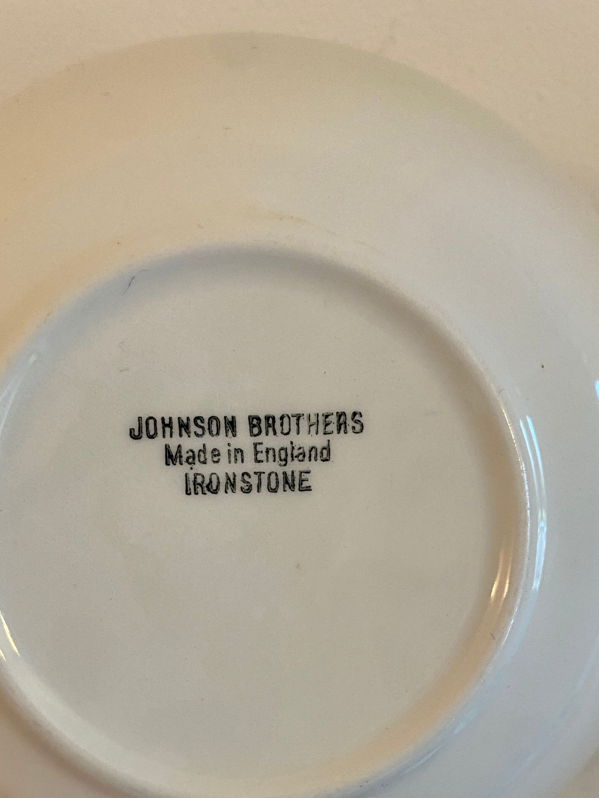 Set of 4 vintage bowls