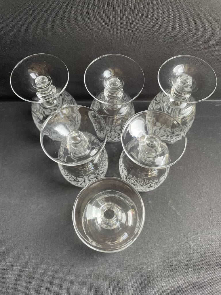 6 engraved crystal glasses
