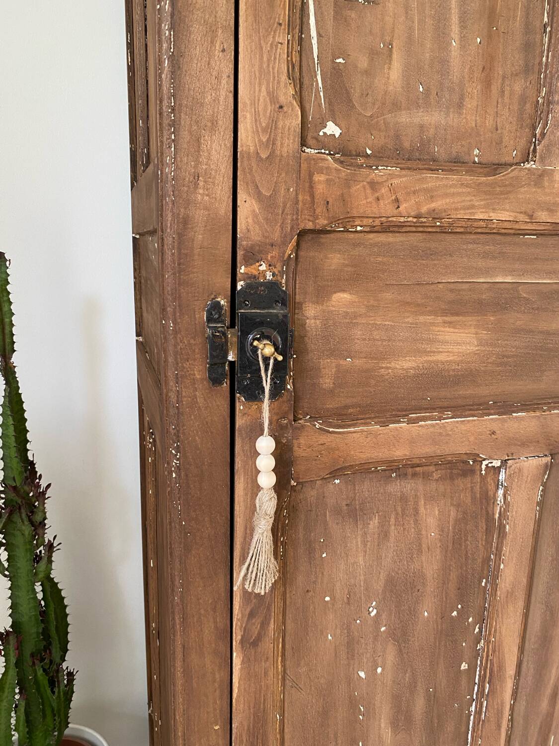 1-door wooden wardrobe