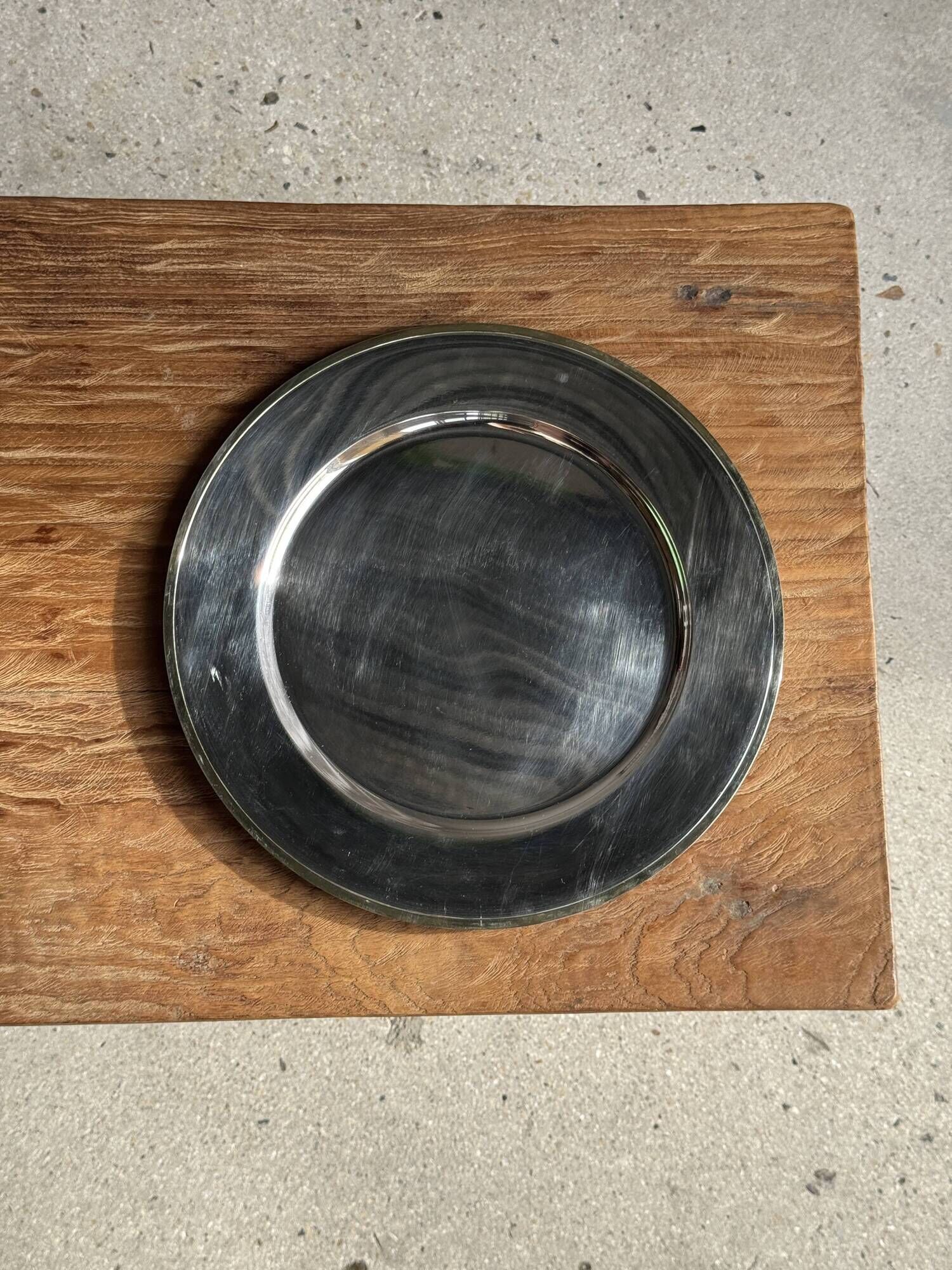 Round silver-plated tray with a wide gold border D30 H2