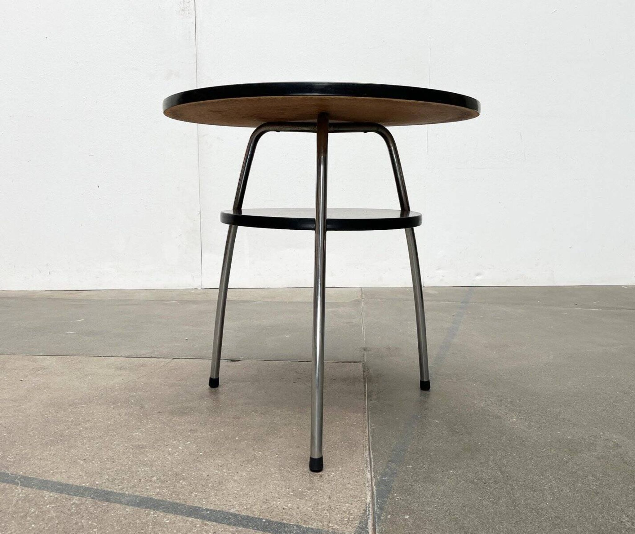 Mid-century German tubular steel table by Mauser Werke Waldeck.