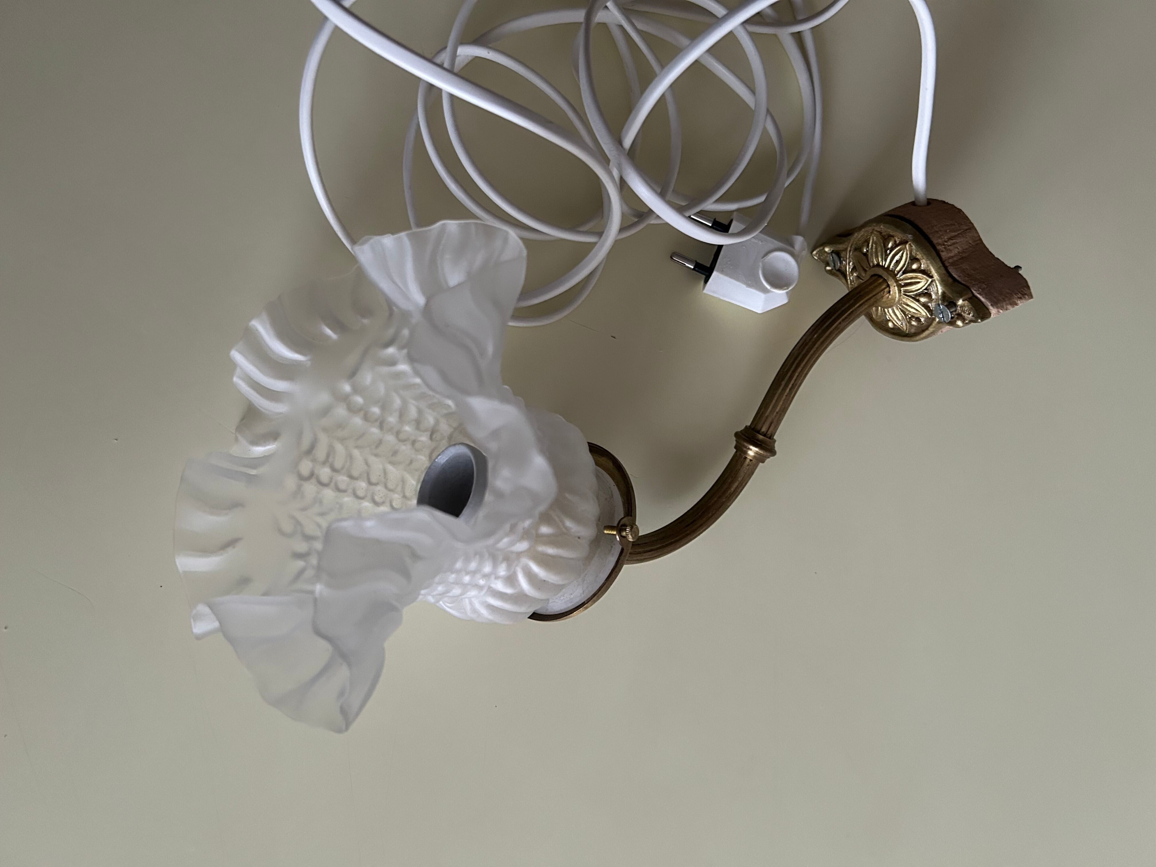 Antique gilded bronze wall lamp with frosted glass tulip
