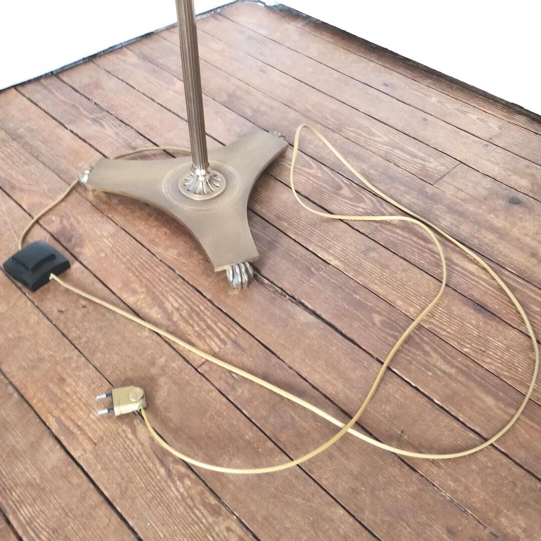 Floor lamp in lion head brass and claws