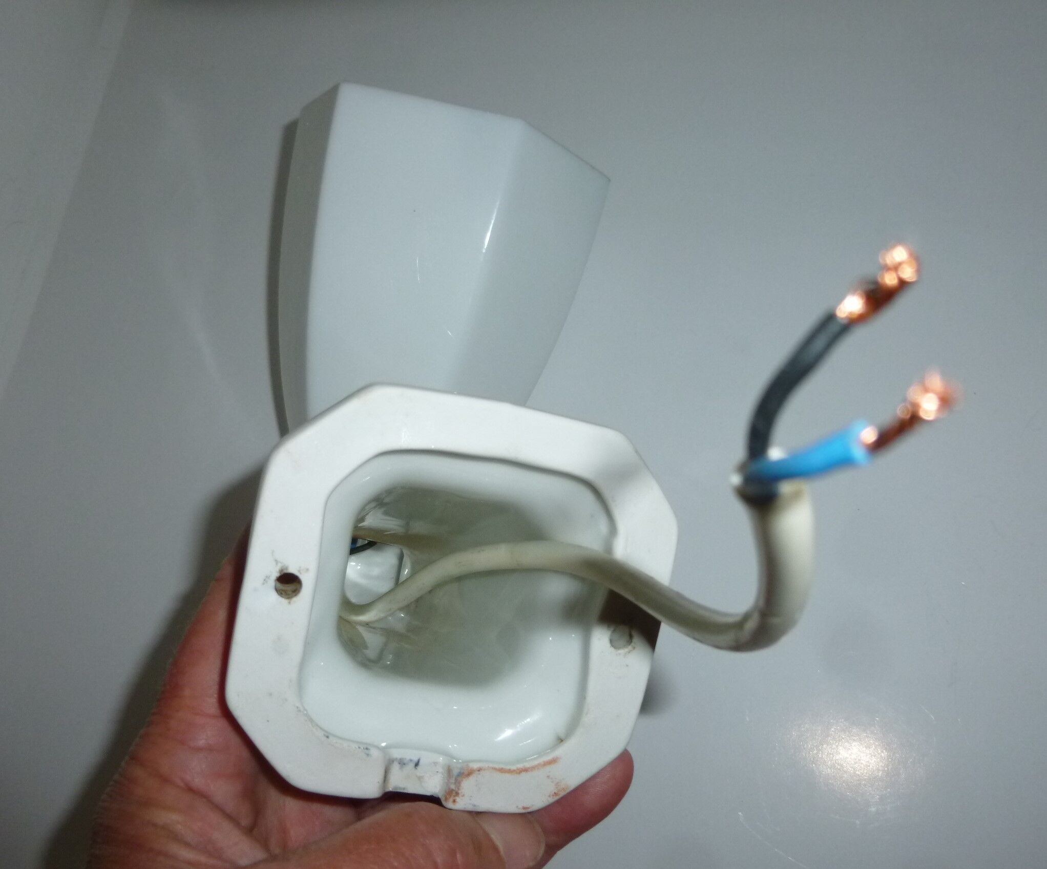 Old wall lamp for porcelain and opaline bathroom