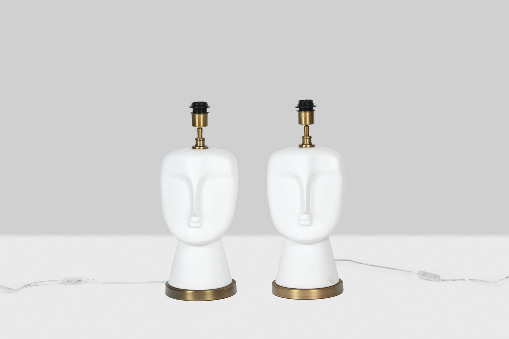 Pair of lamps in white and matt opaline, twentieth century
