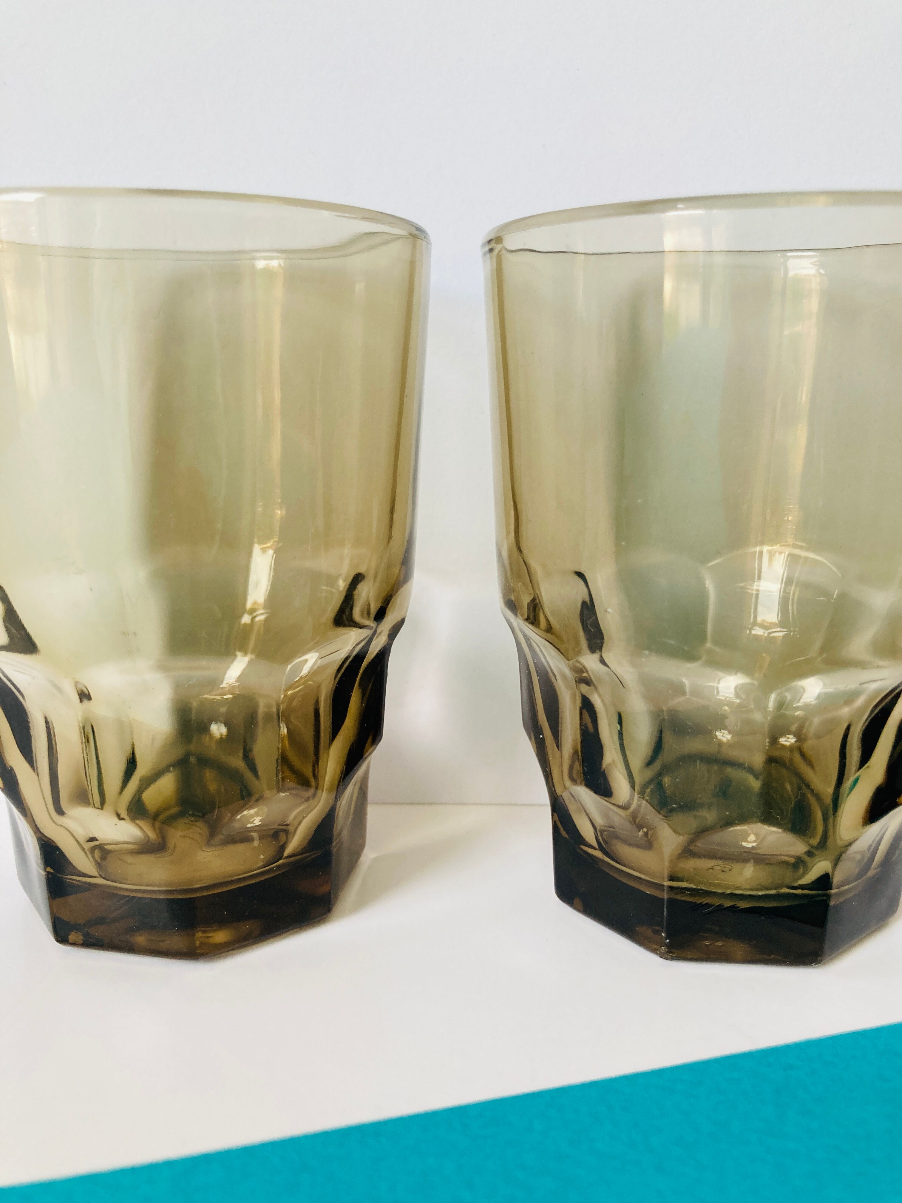 Pair of smoked glasses Henkel