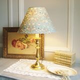 Lampe bougeoir ancien en laiton avec son abat-jour fait main en tissu de William Morris