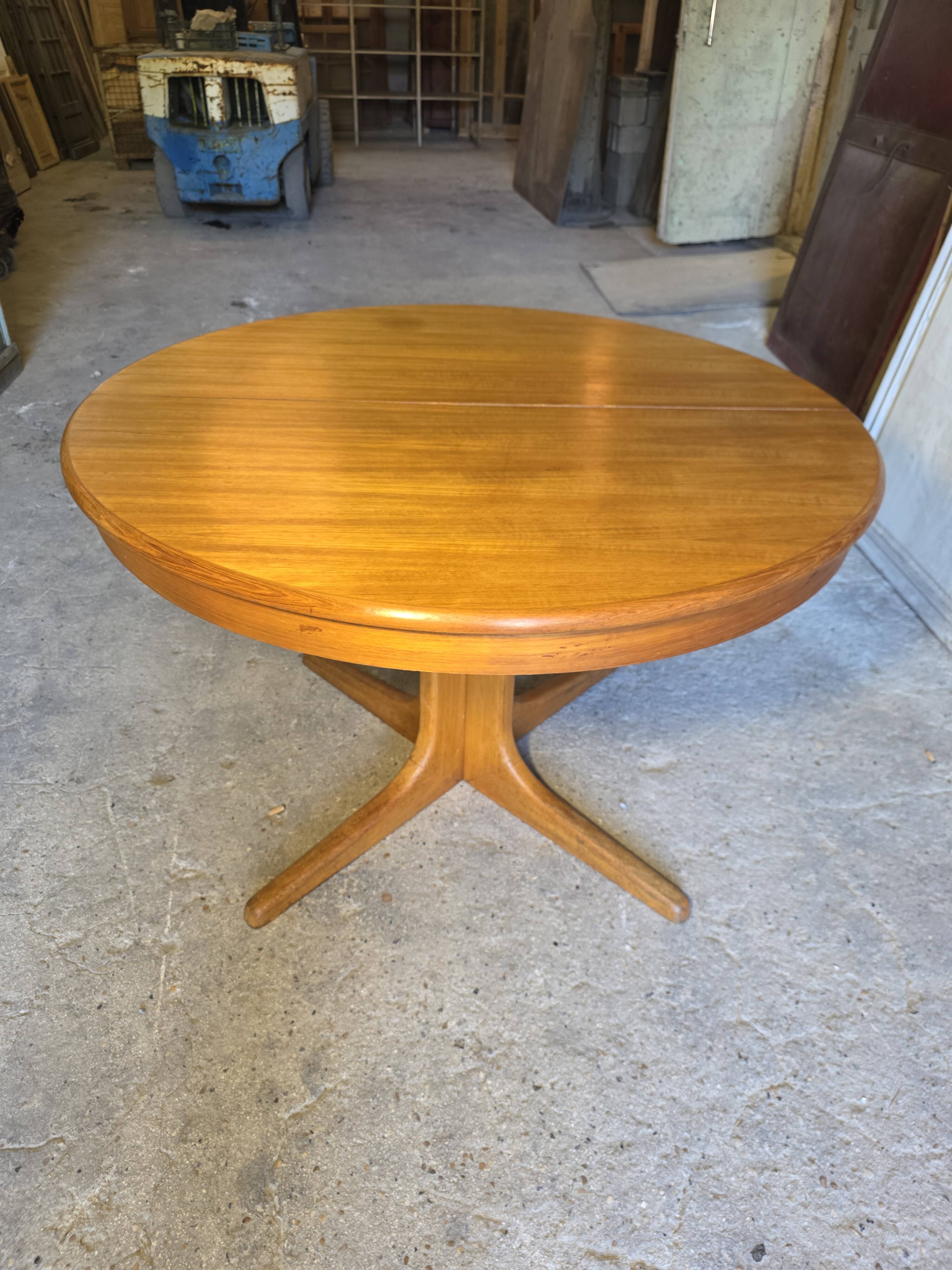 Table extensible Baumann en teck des années 60, (2 rallonges)