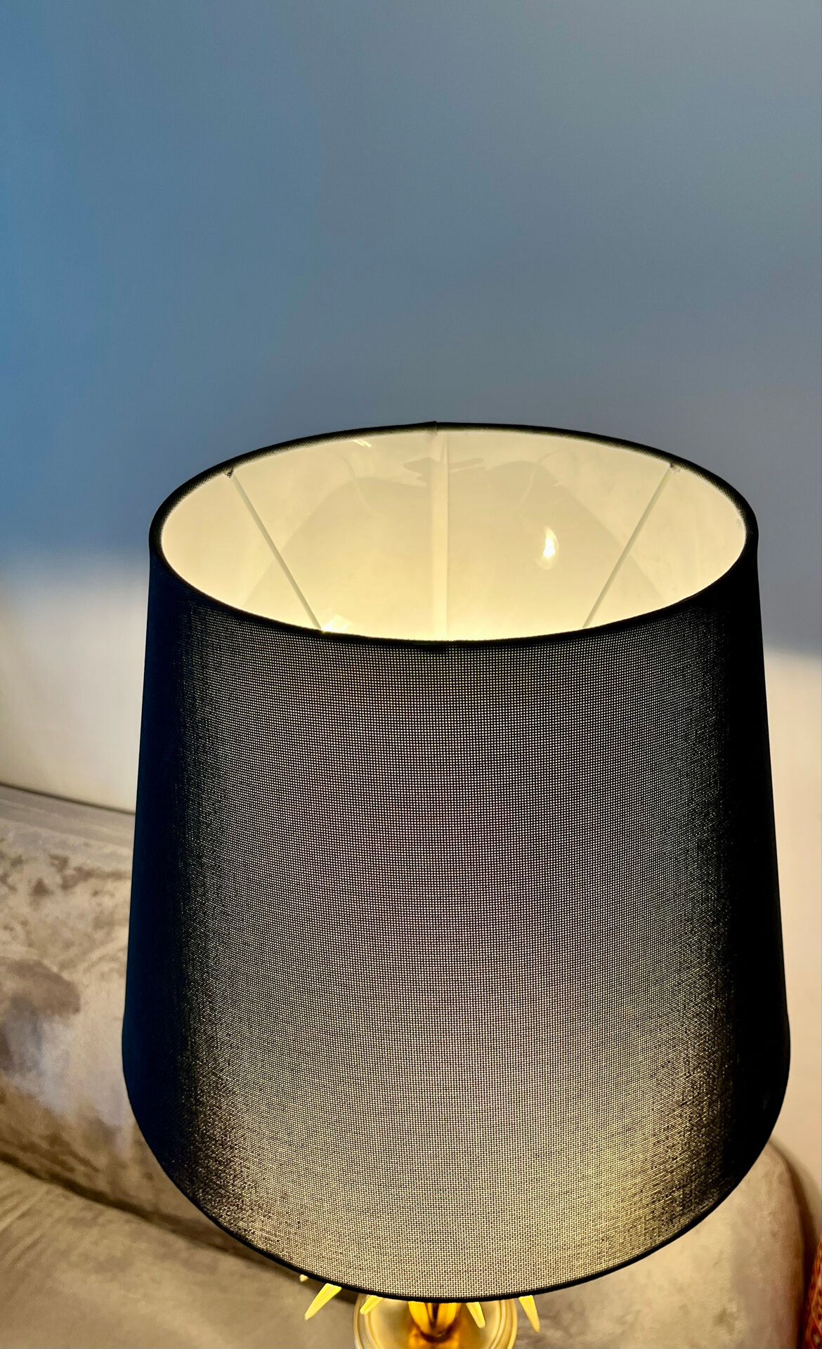 Table lamp