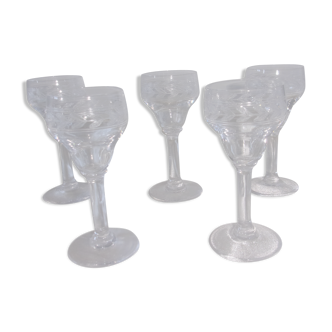 5 small glasses with chiseled crystal liqueur