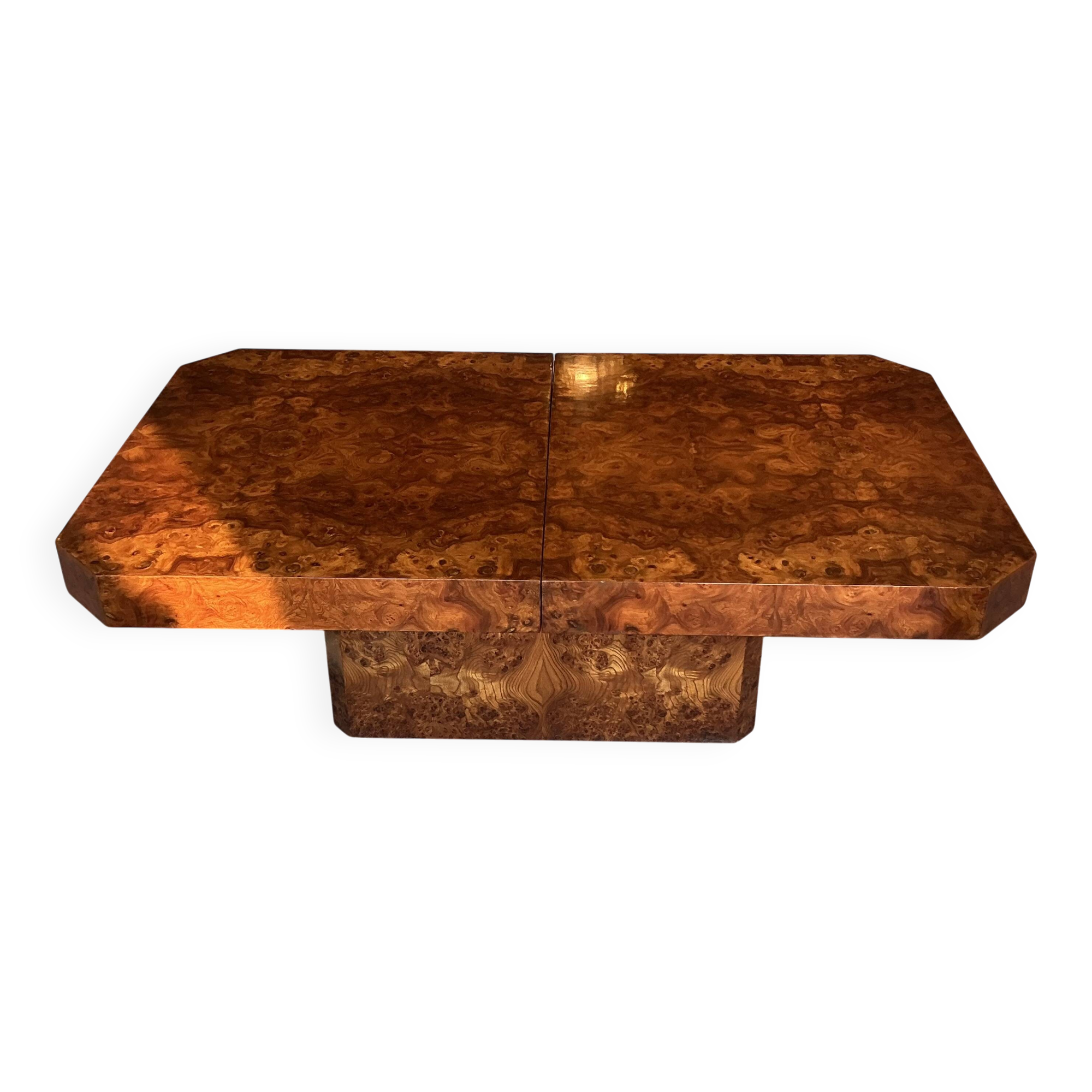 Elegant coffee table in elm burl, 1970
