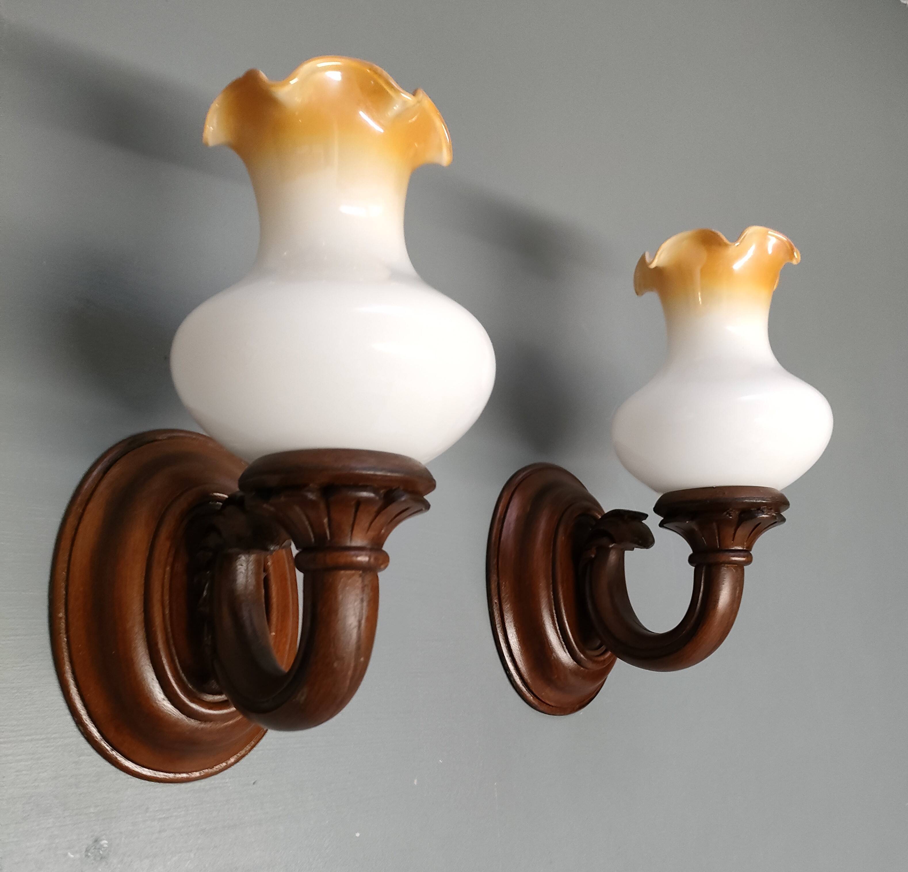 Paire d'appliques murales art-déco ~ verre opalin teinté ~ bois sculpté ~ France ~ 40's