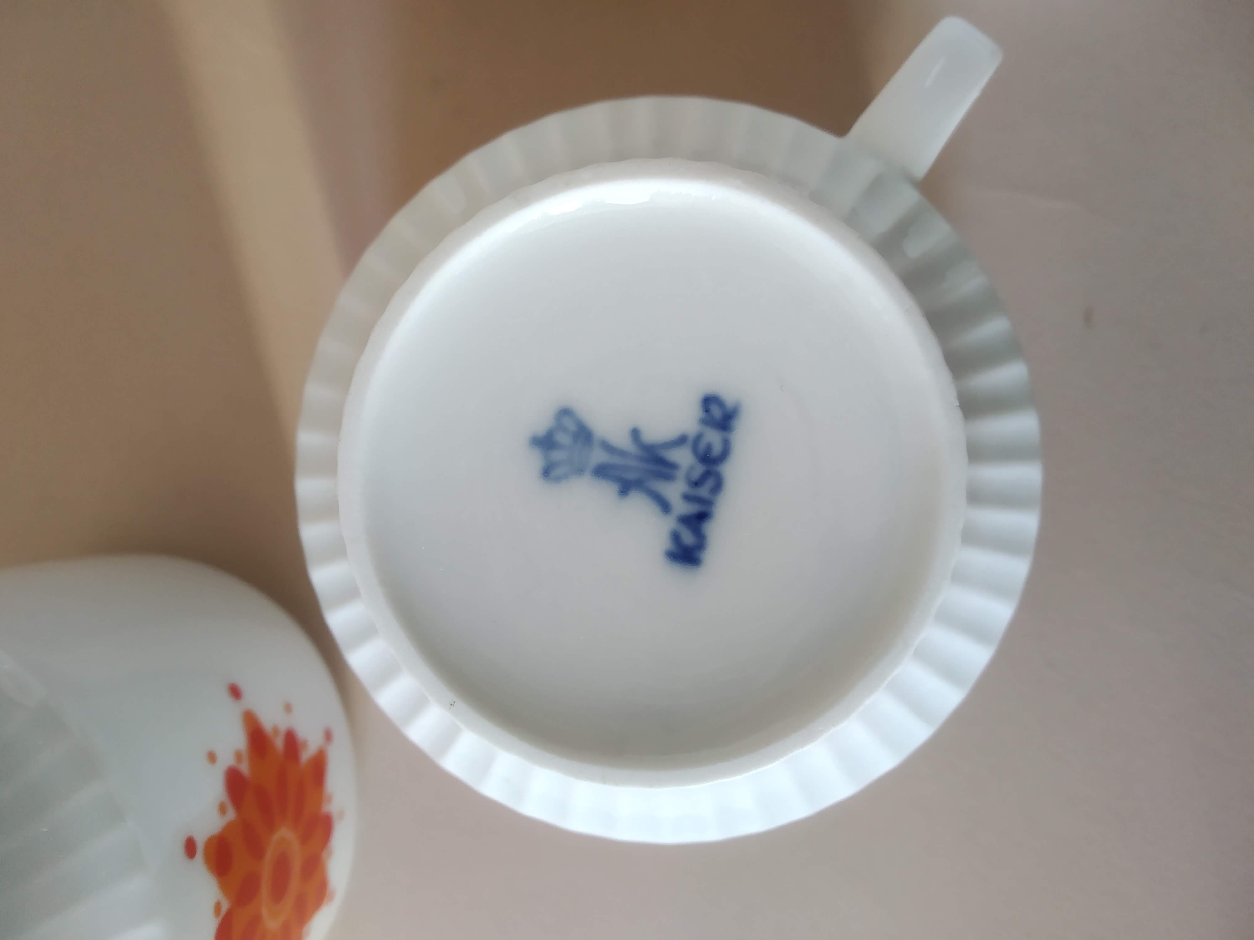 Lot 12 tasses à café et pot à lait en porcelaine Ak Kaiser années 70