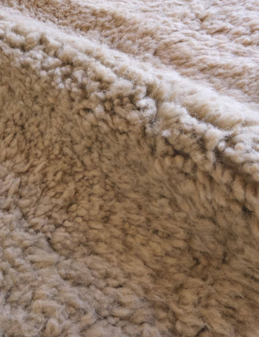 Contemporary rug - 350 x 255 cm