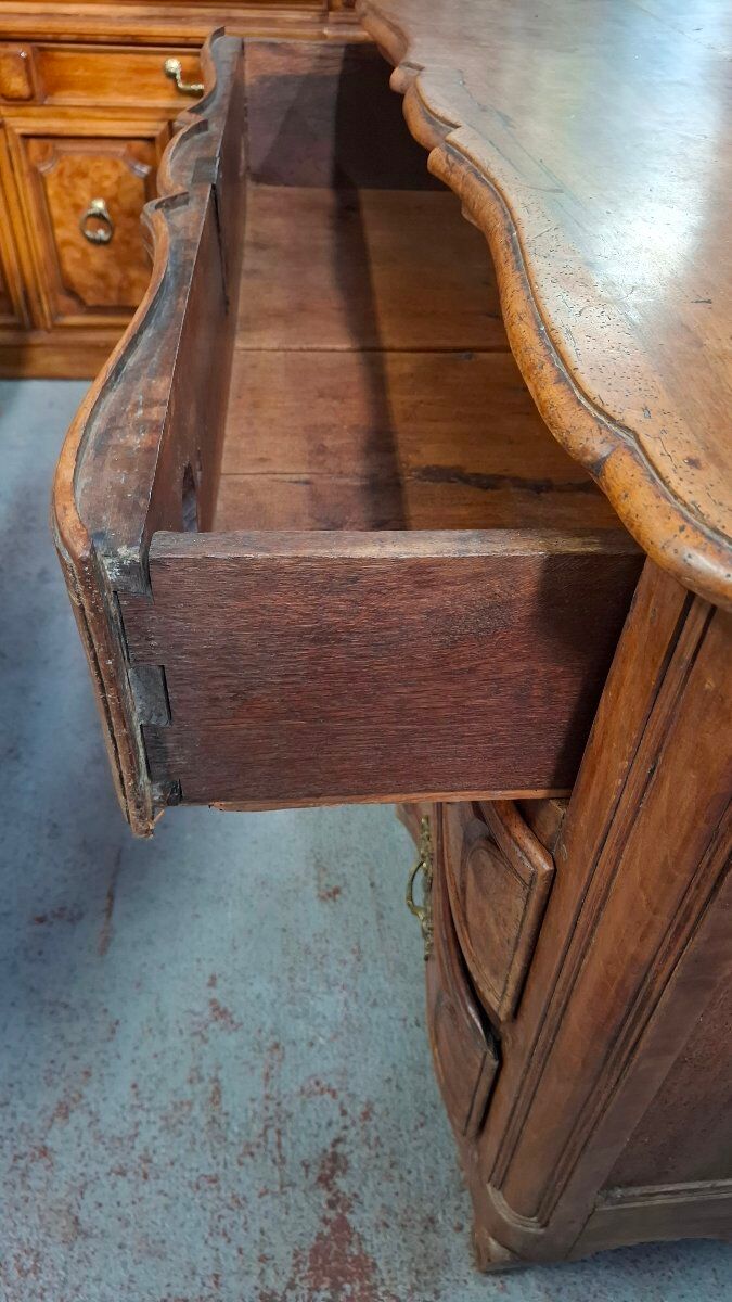 Commode XVIII en noyer