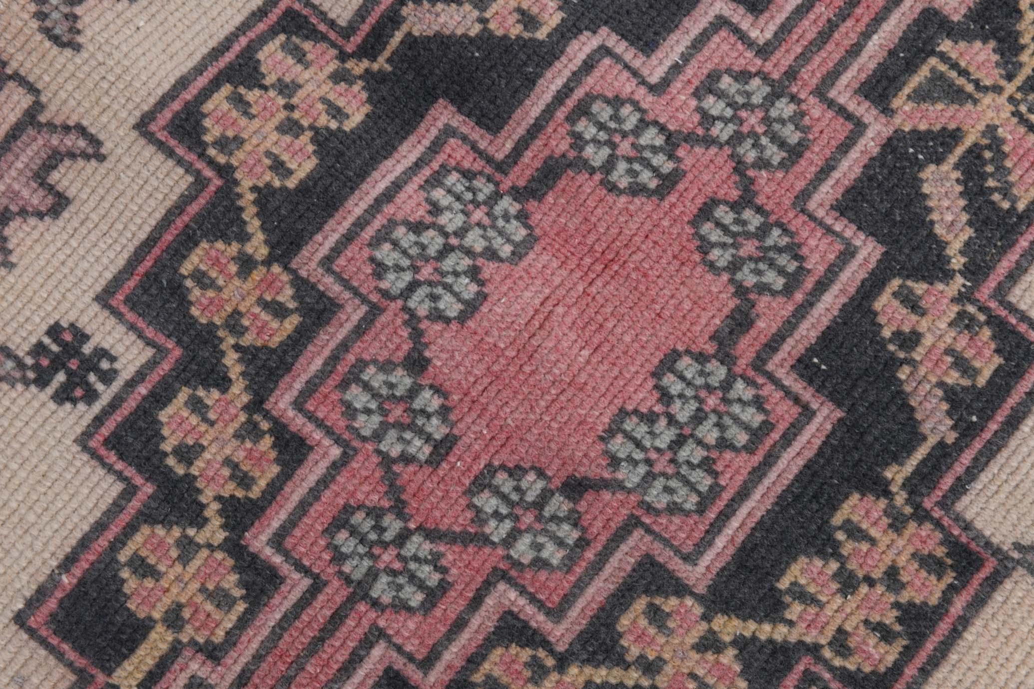 4x7 Pink & Navy Blue Classic Vintage Rug, 134x216Cm