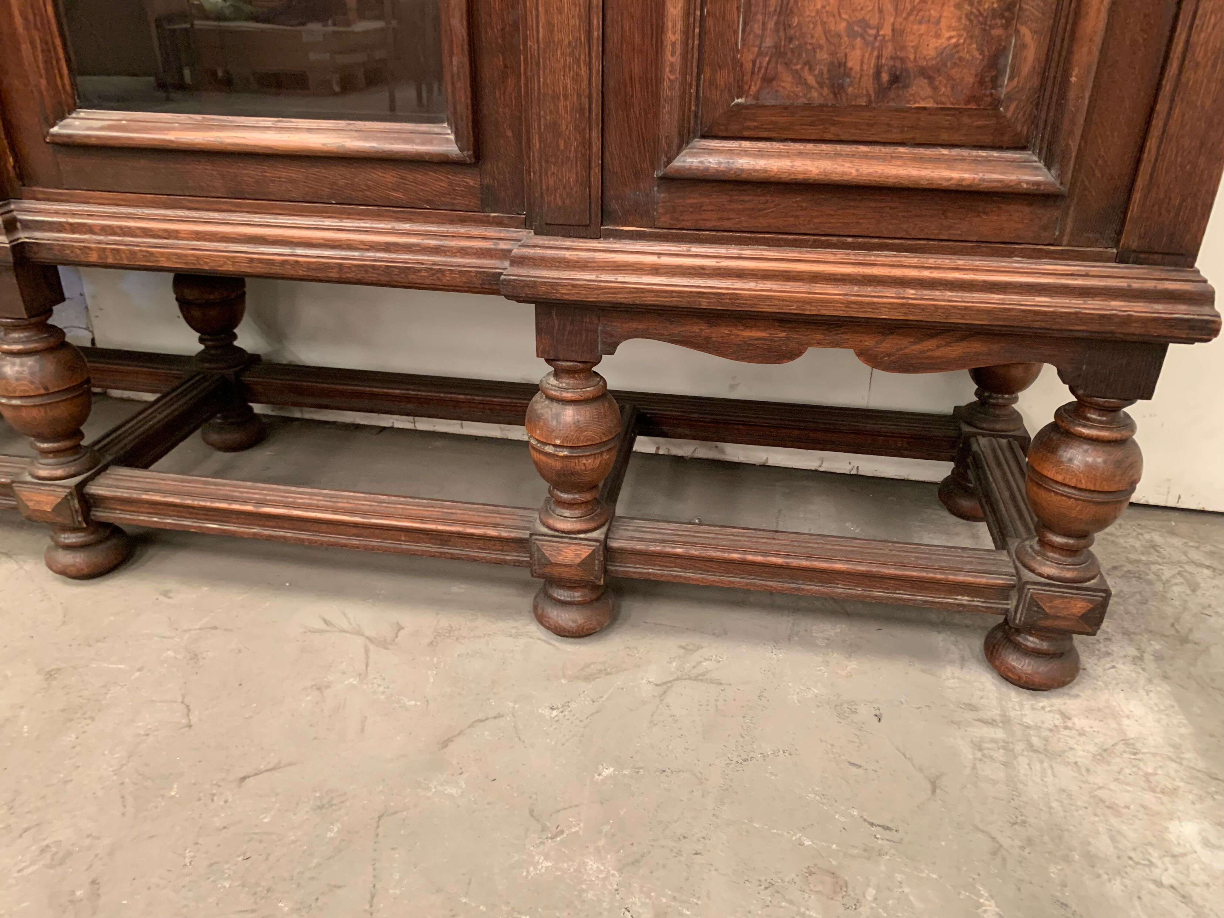 Renaissance style library in solid oak XX century