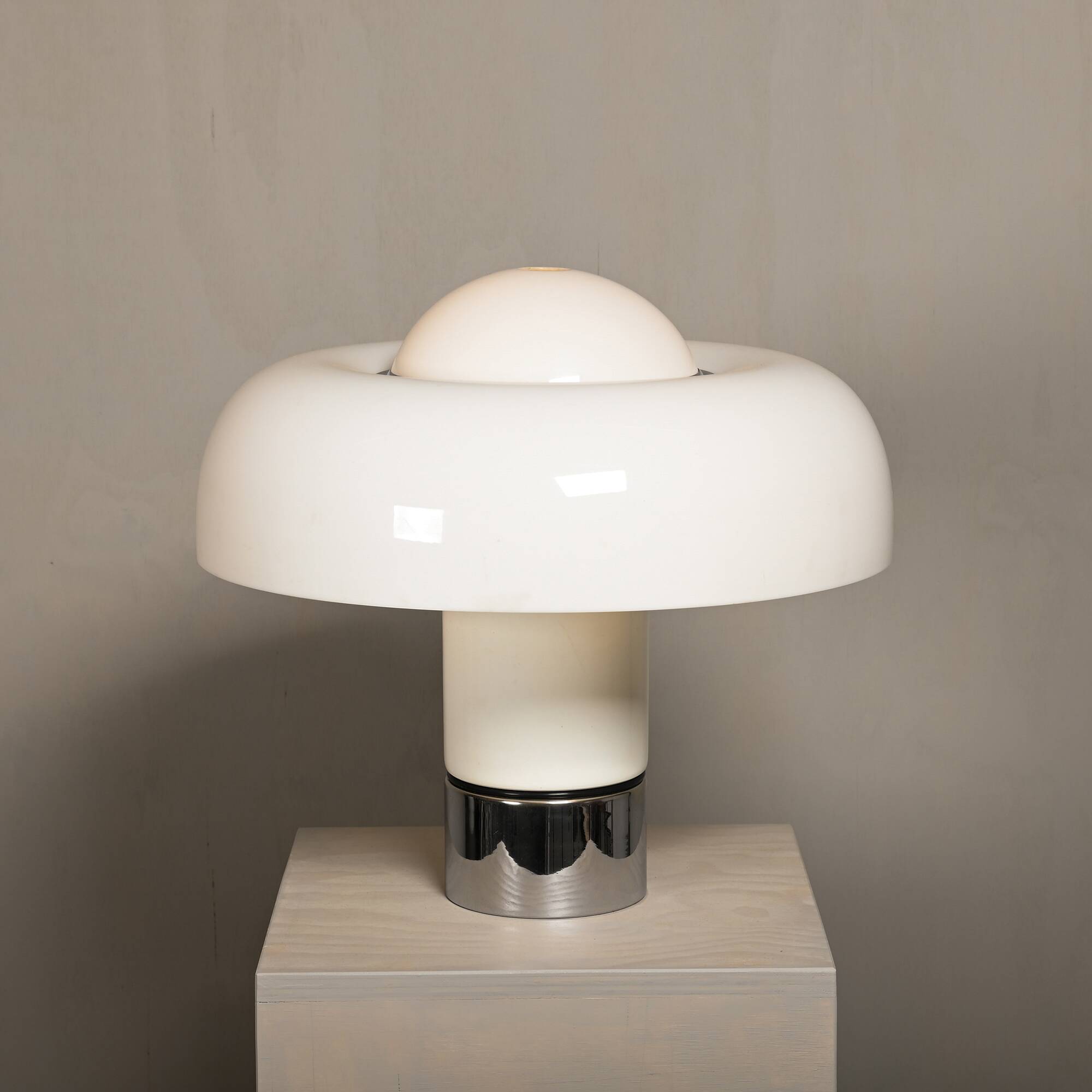 Brumbury Table Lamp chrome and white by Luigi Massoni for Guzzini Italy