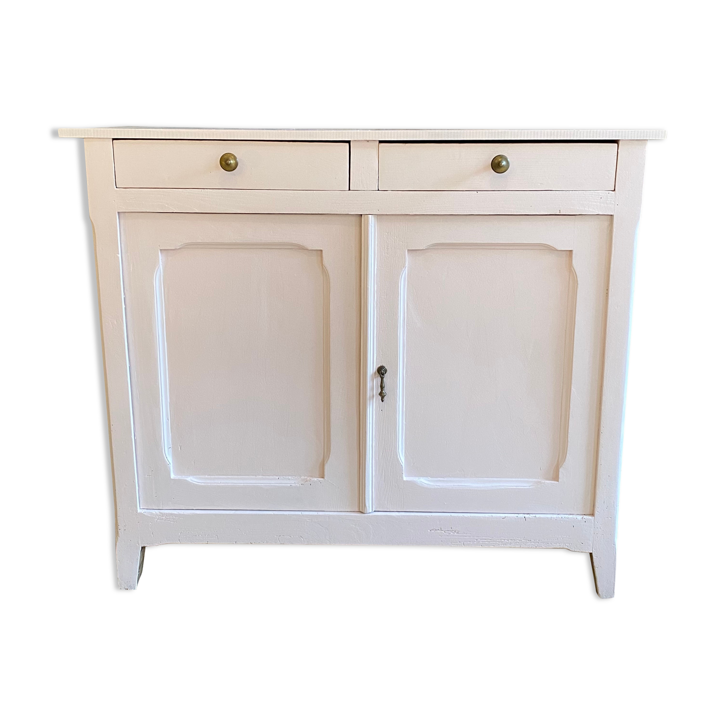 Powder pink Parisian buffet