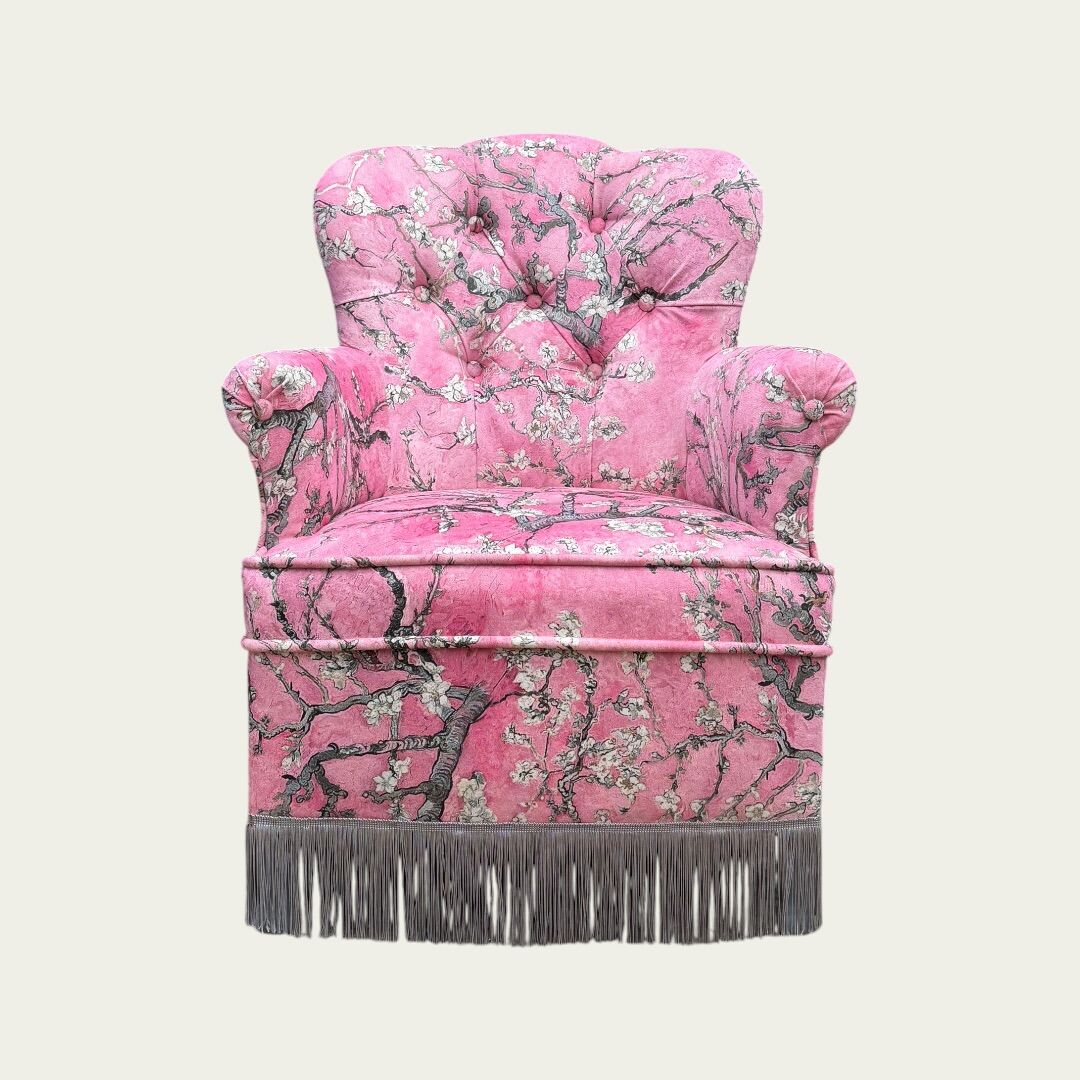 Vintage pink frog chair