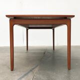 Mid-century teak coffee table by Ole Wanscher for Poul Jeppesens Møbelfabrik.