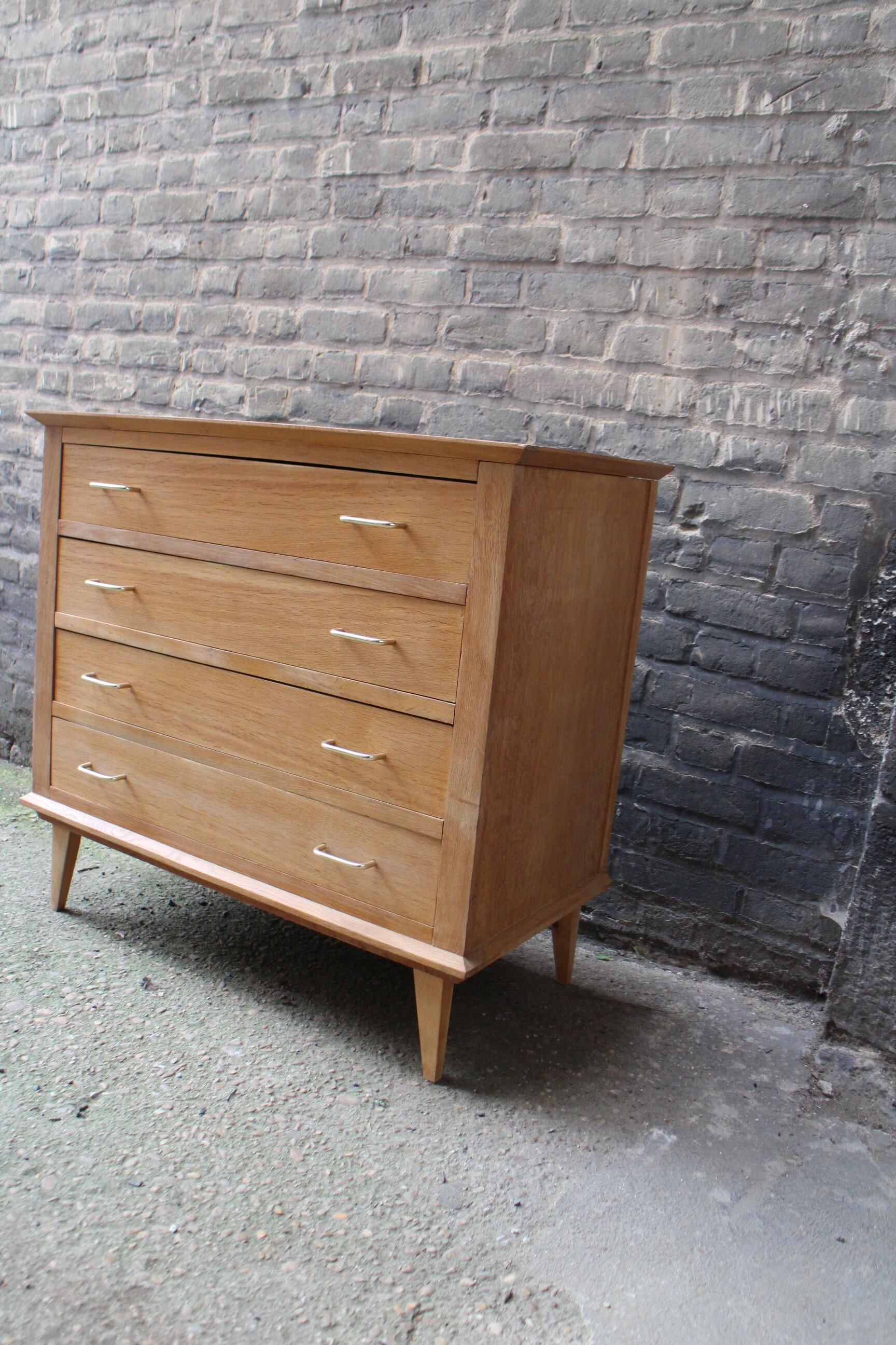 Commode vintage pieds compas