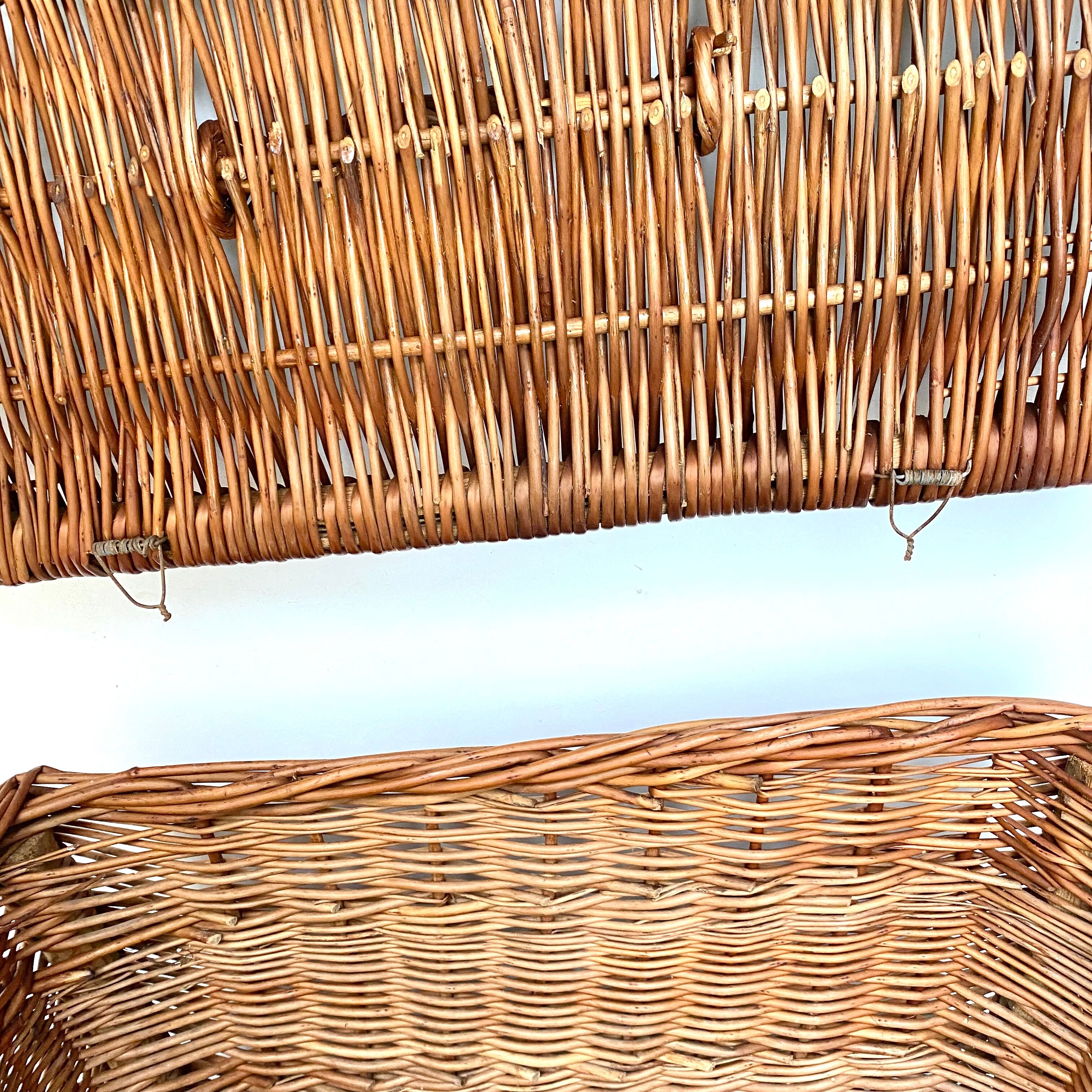 Vintage braid wicker basket for pets