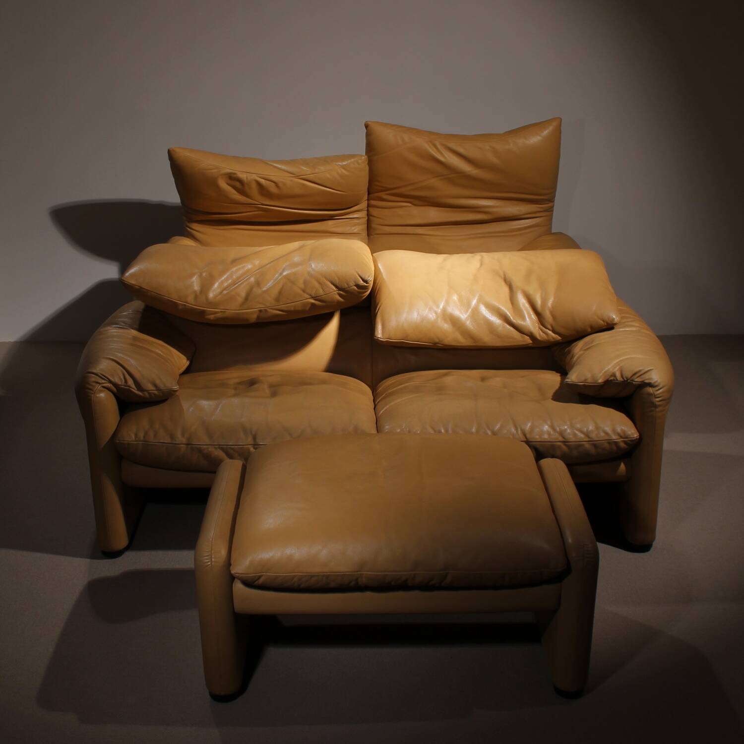Leather Seating Group ‚Maralunga‘ by Vico Magistretti for Cassina