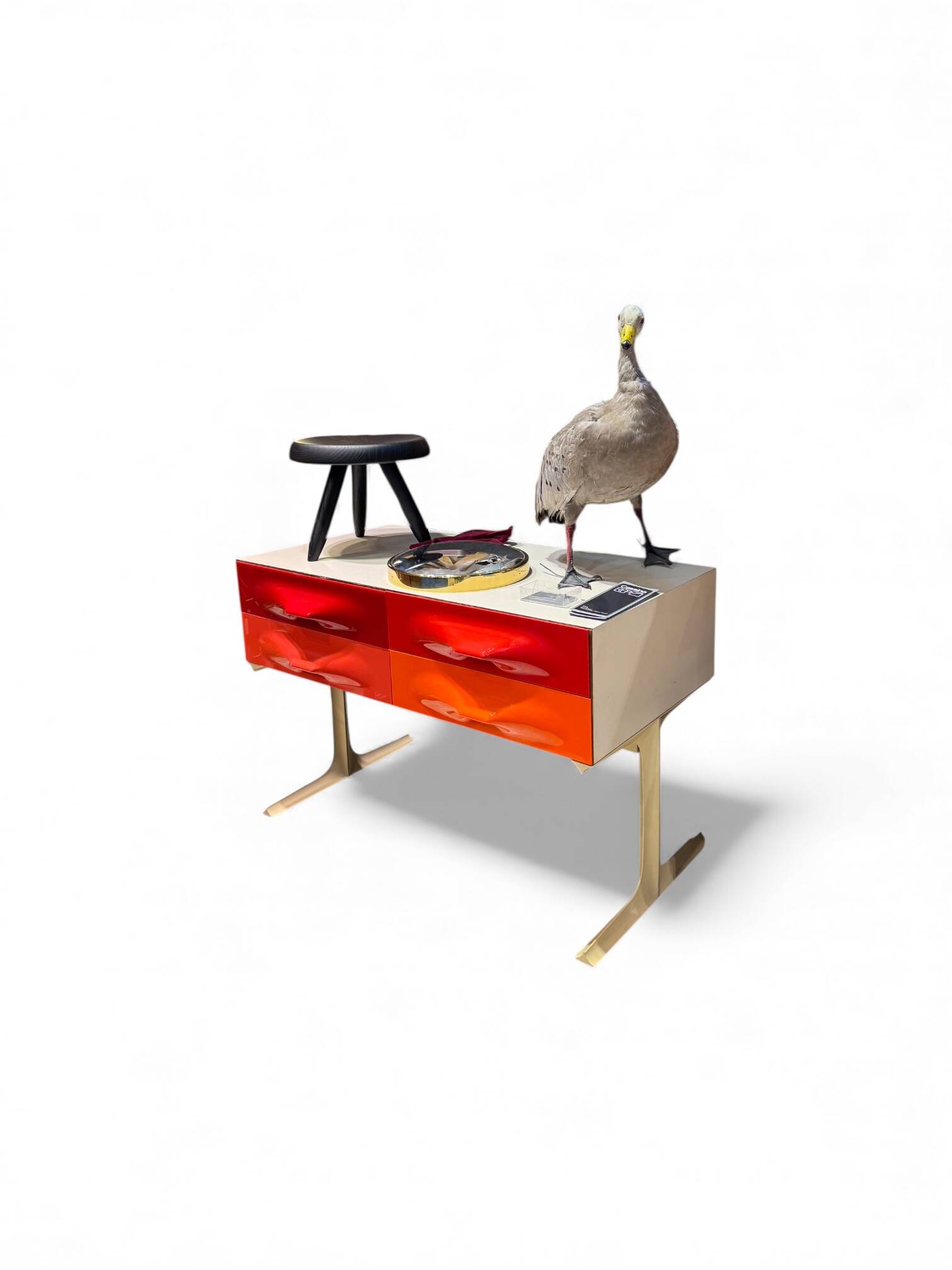 Commode designed by Raymond Loewy, edition Df 2000.