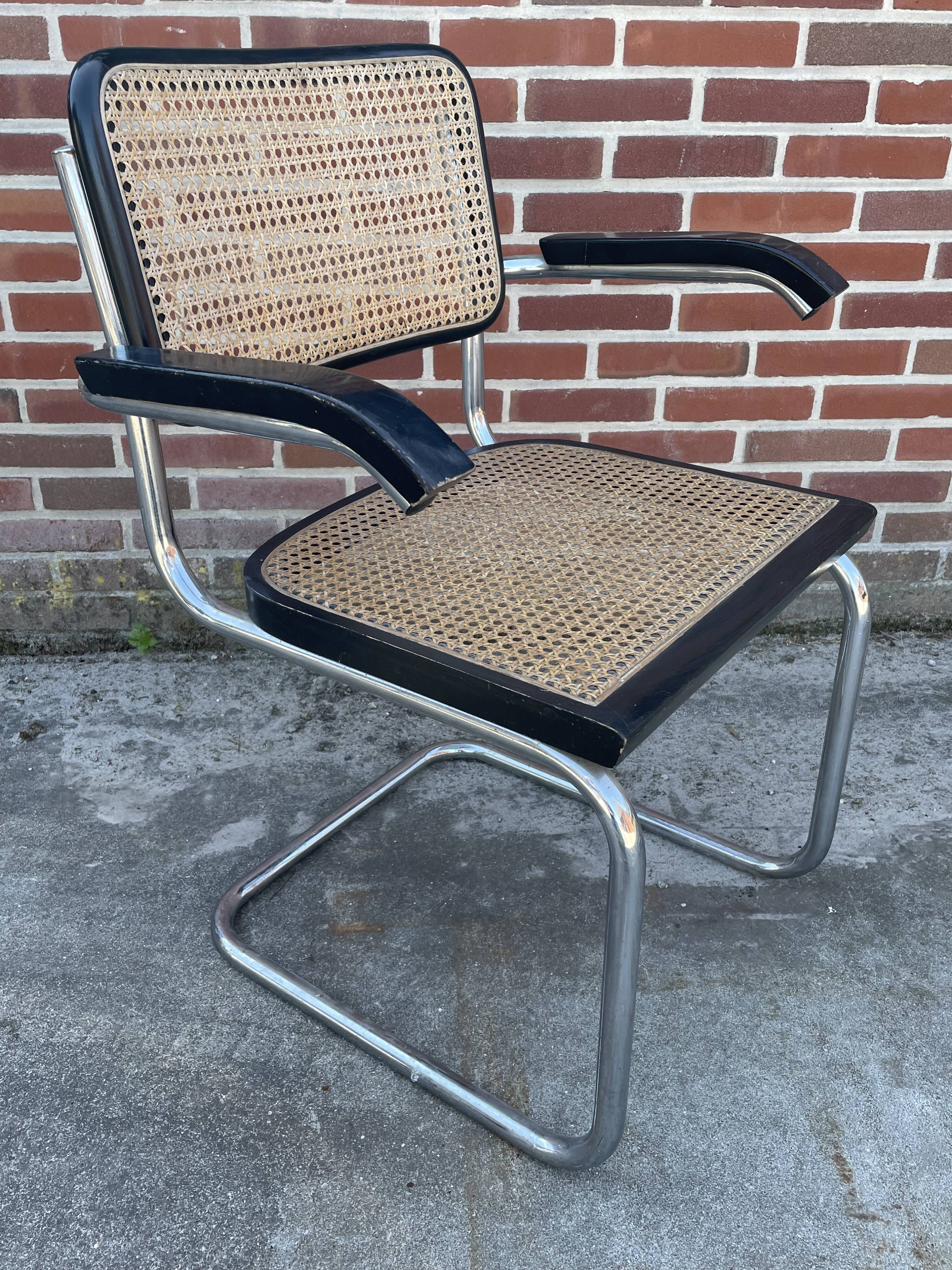 Set of 4 chairs model B64 Cesca with armrests in Black and Chrome