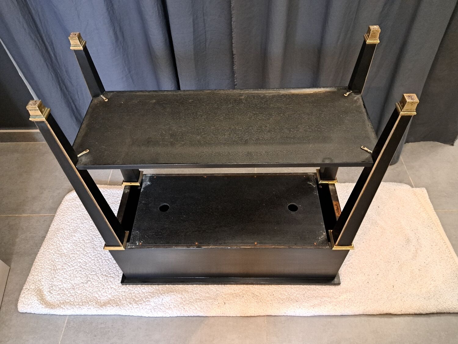 Neoclassical Hirch stamped planter