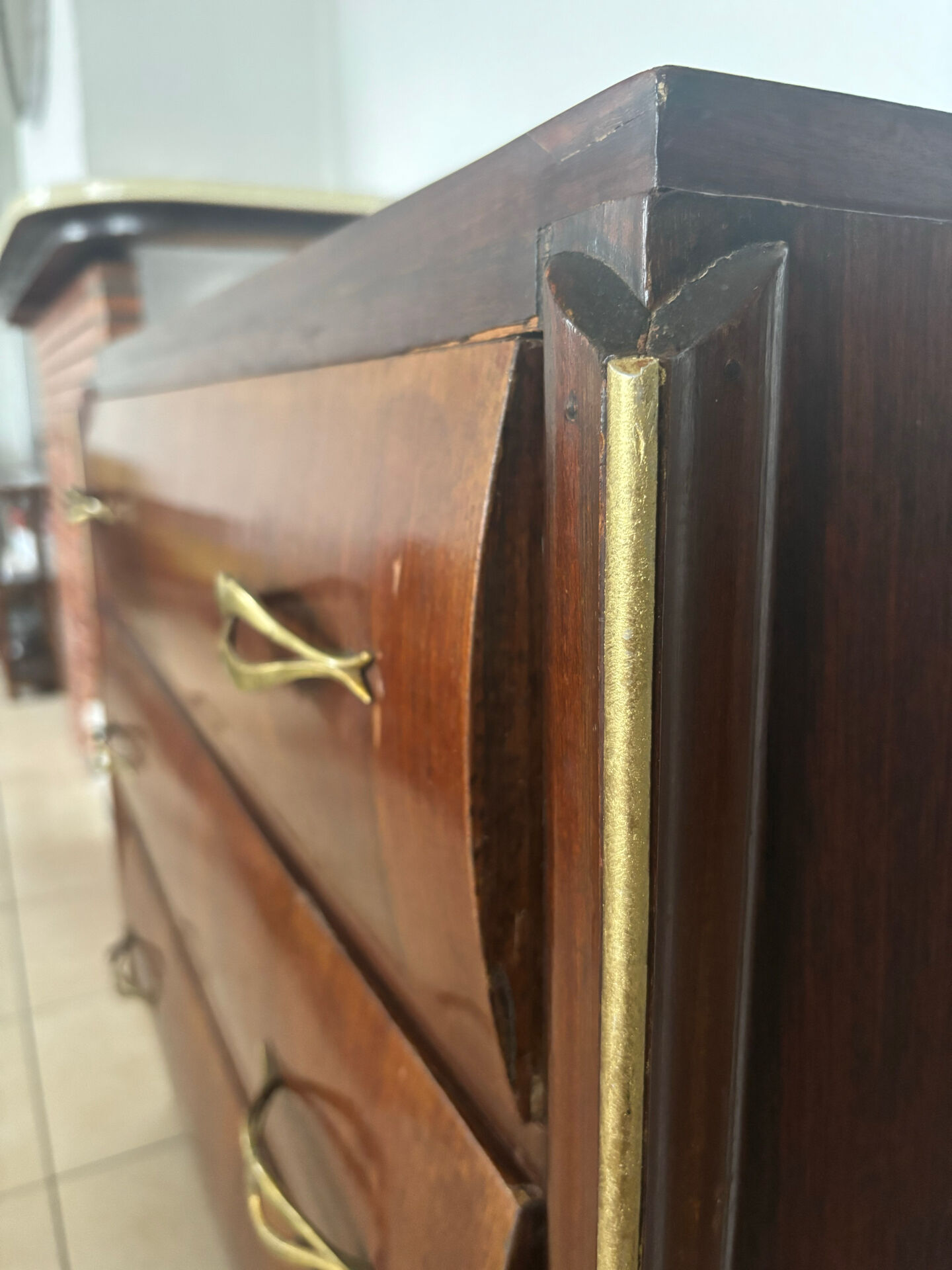 Art Deco chest of drawers