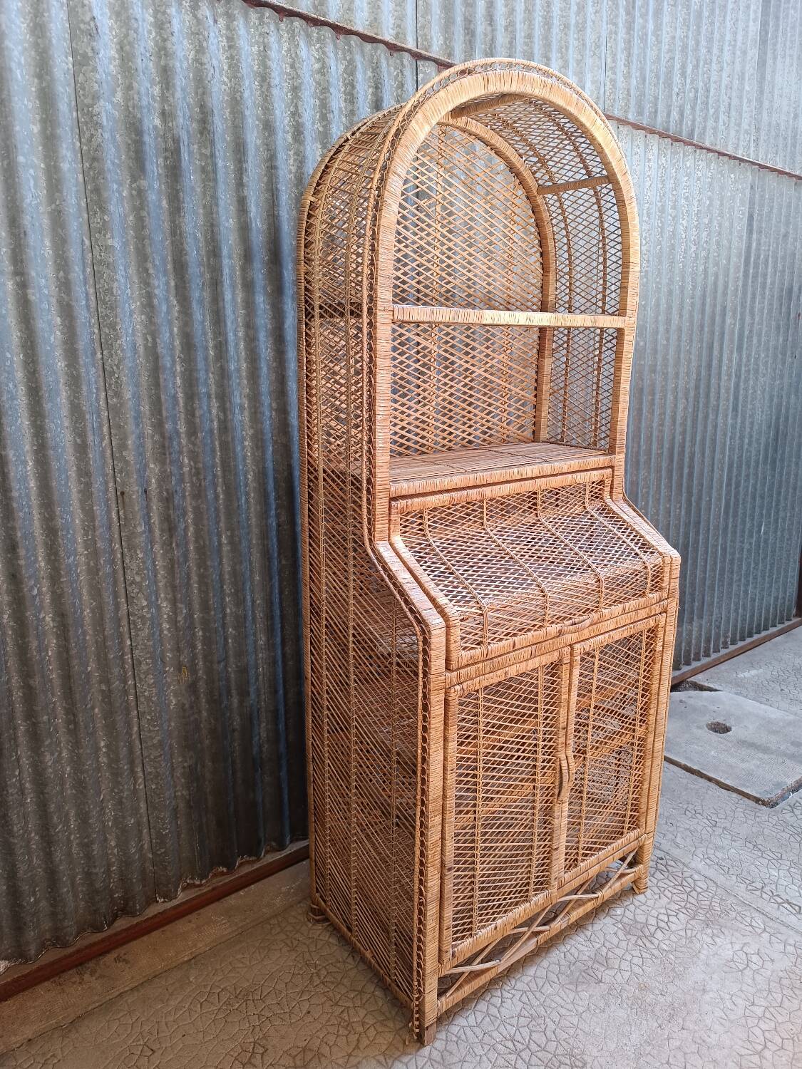 Bibliothèque en osier rotin vintage