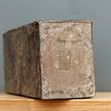 Monolithic vase in natural slate